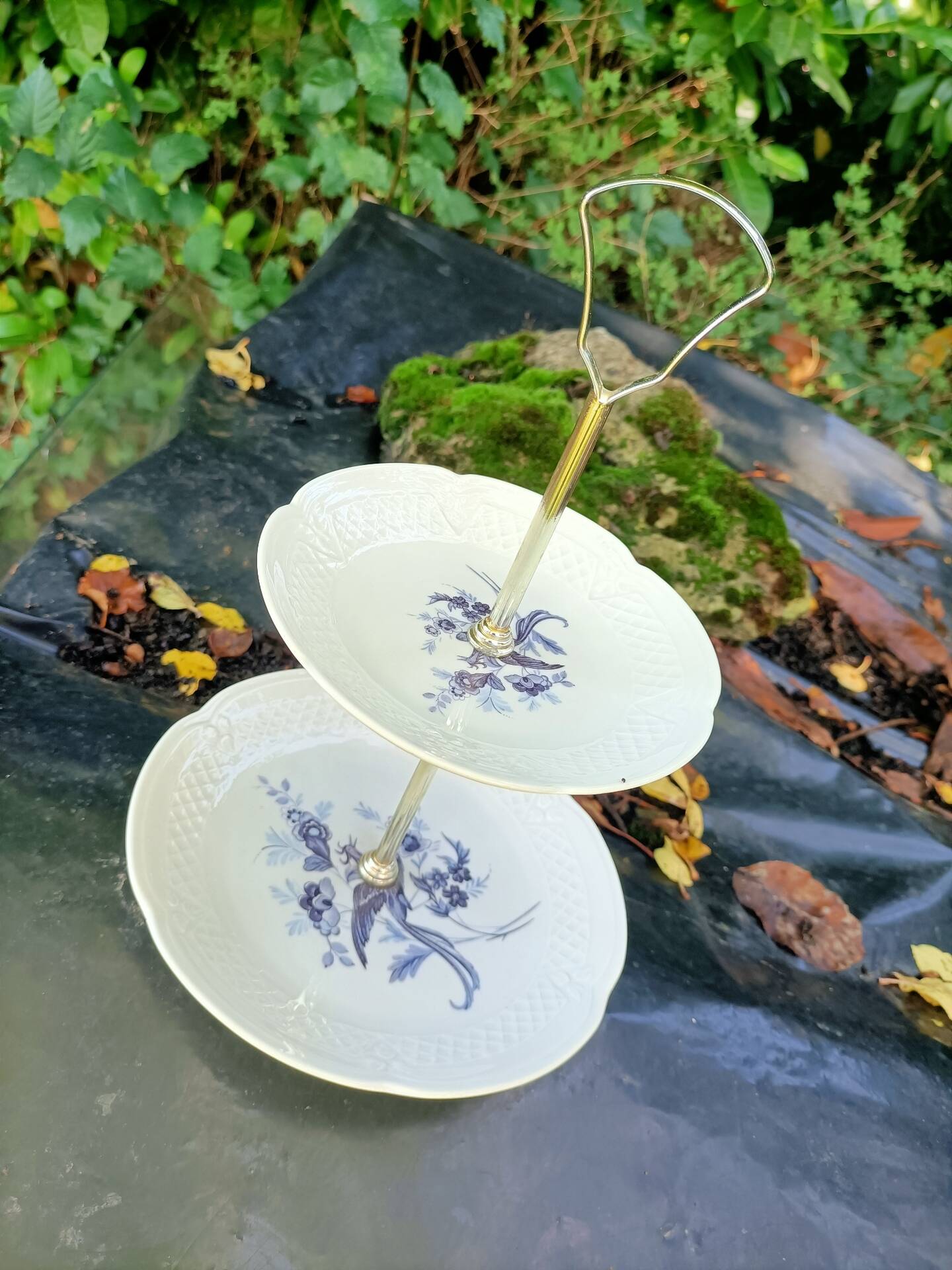 Berry cake stand
