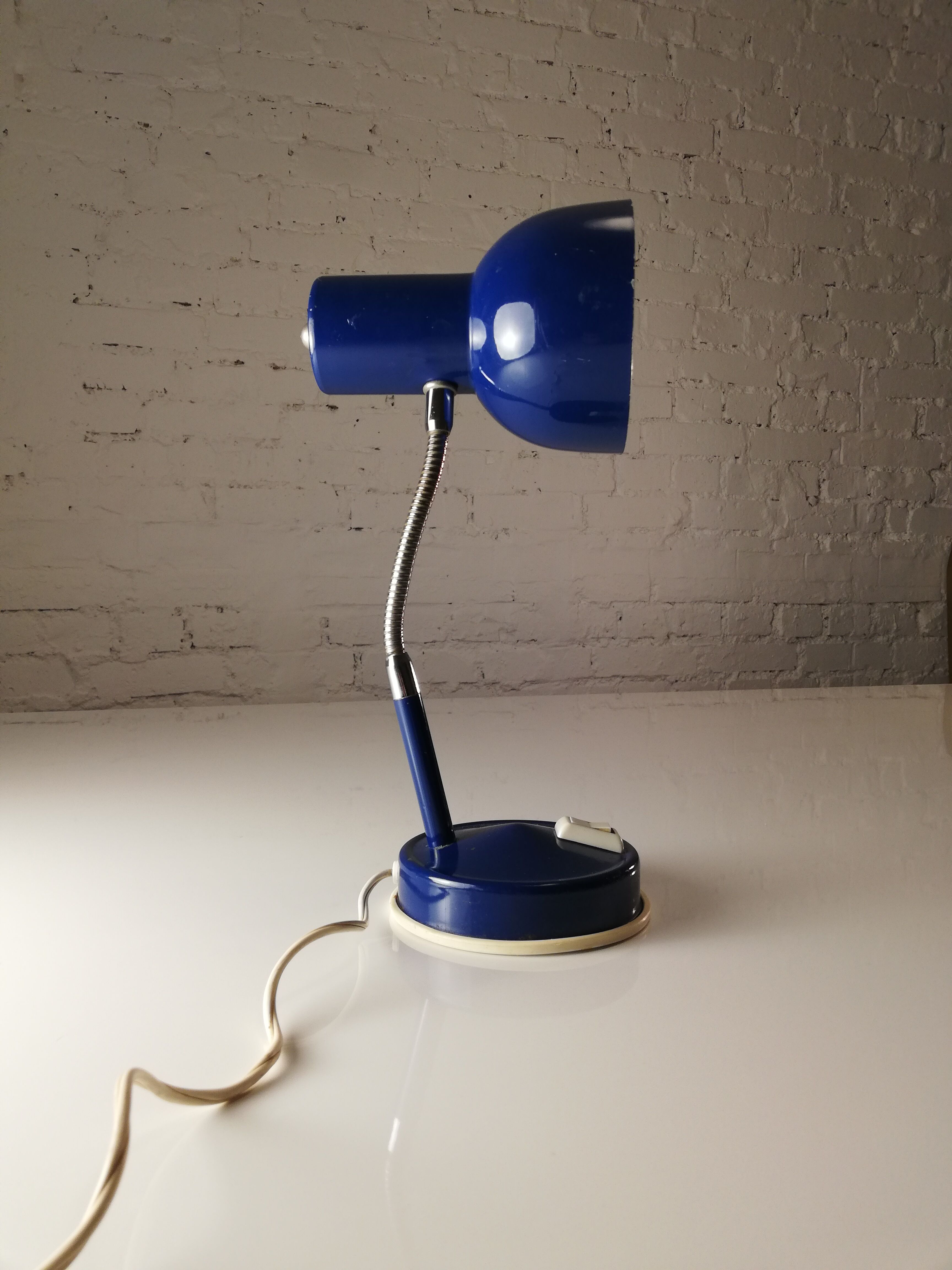 Desk lamp