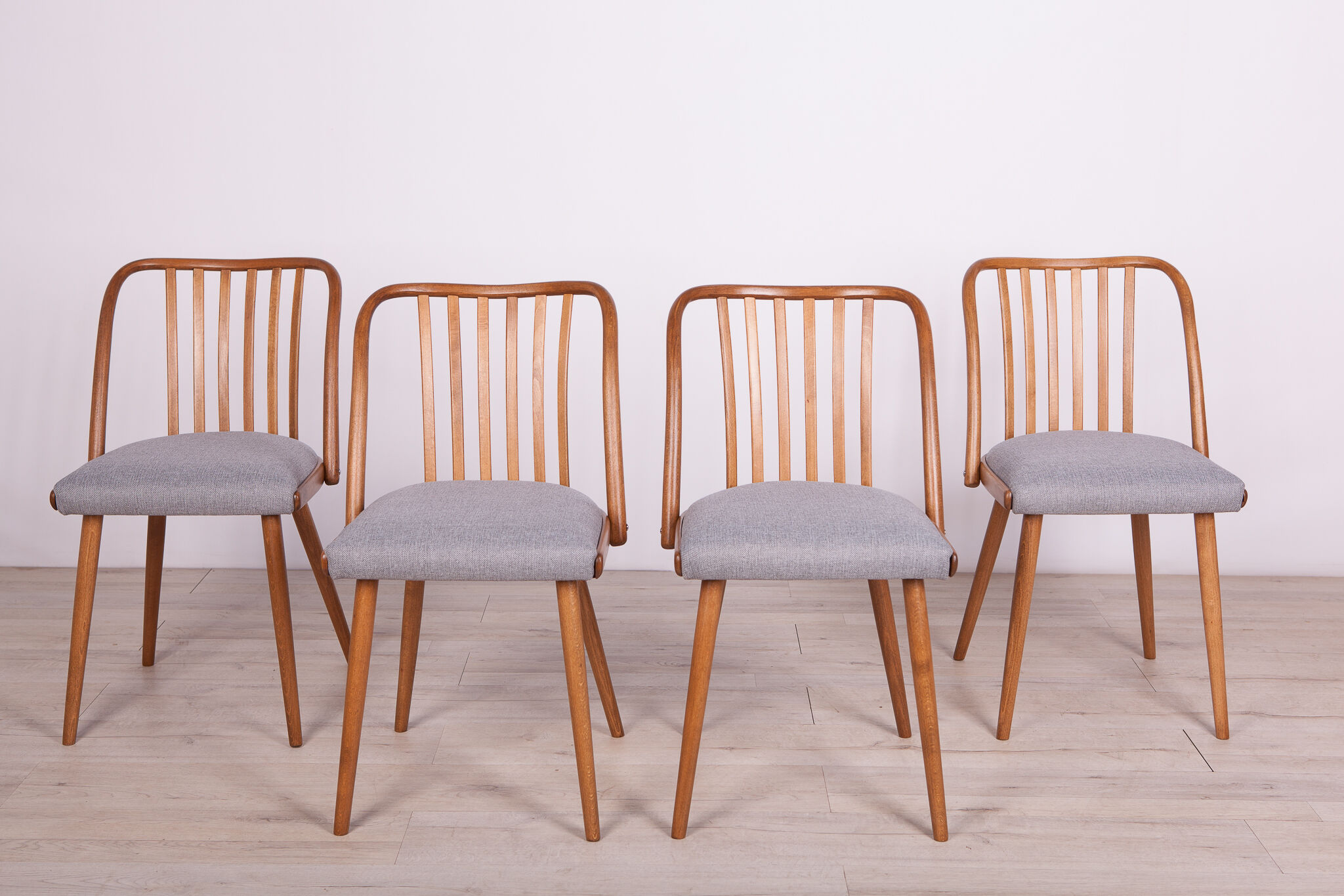 Set of 4 dining chairs by Antonin Suman for Ton, 1960s
