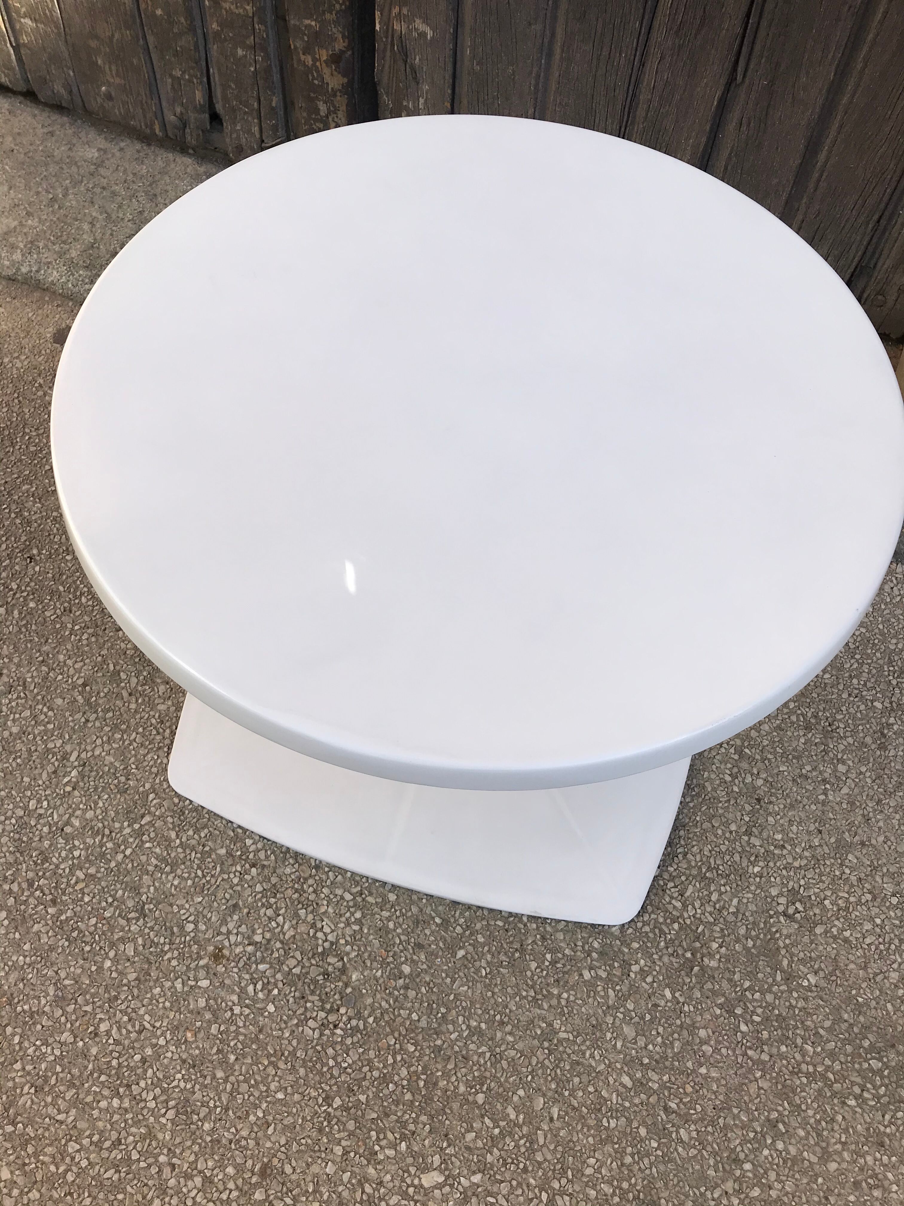 Stamp tulip coffee table