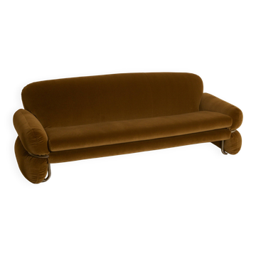 In 1970s Italy, the sofa becomes a true ground for exp.