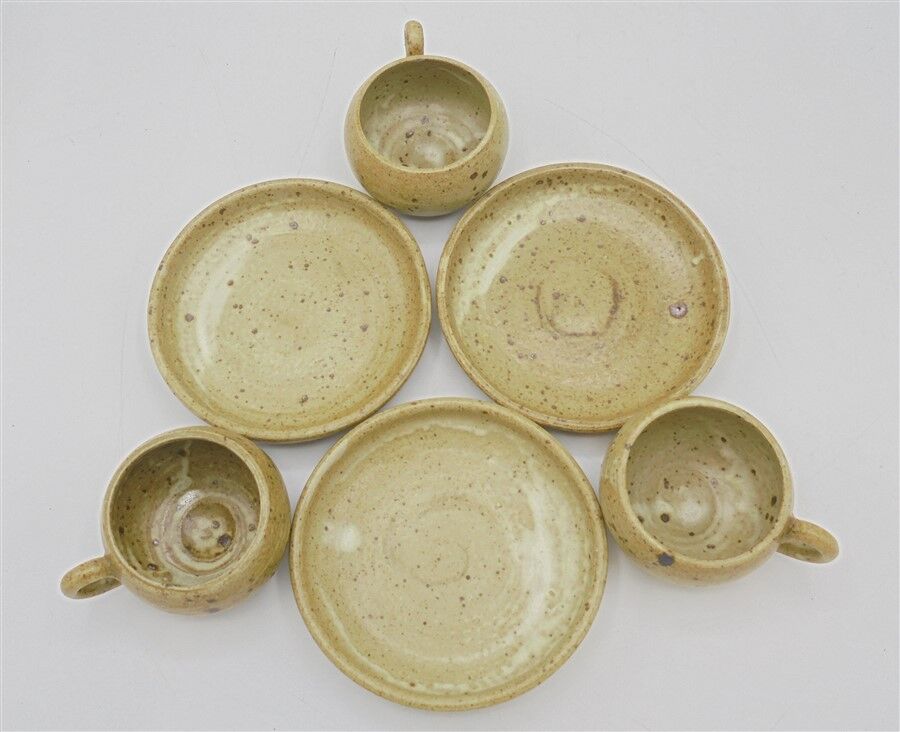 Set of 3 coffee cups in sandstone