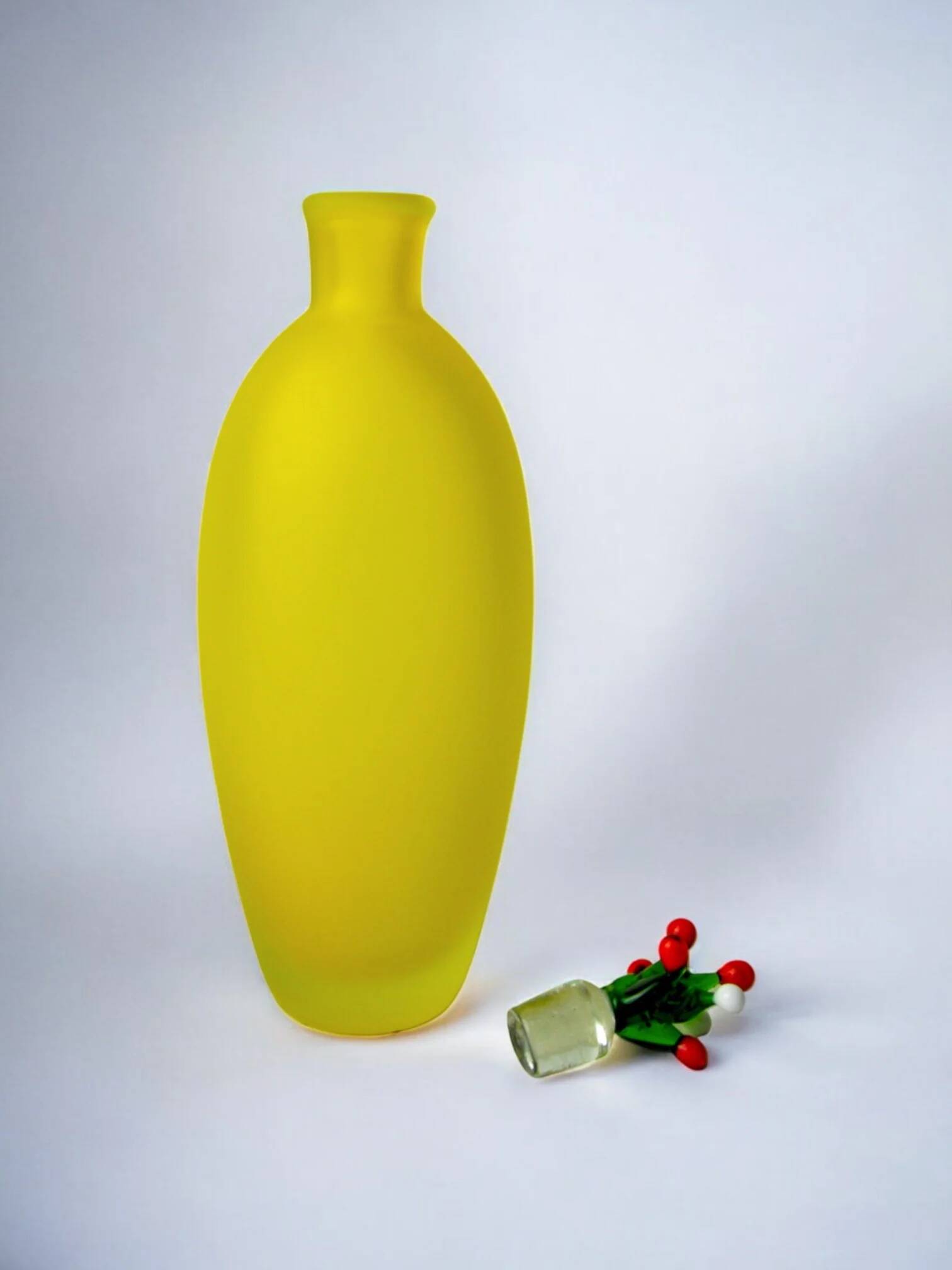 Yellow satin vase in Murano glass, Italy, 1980s