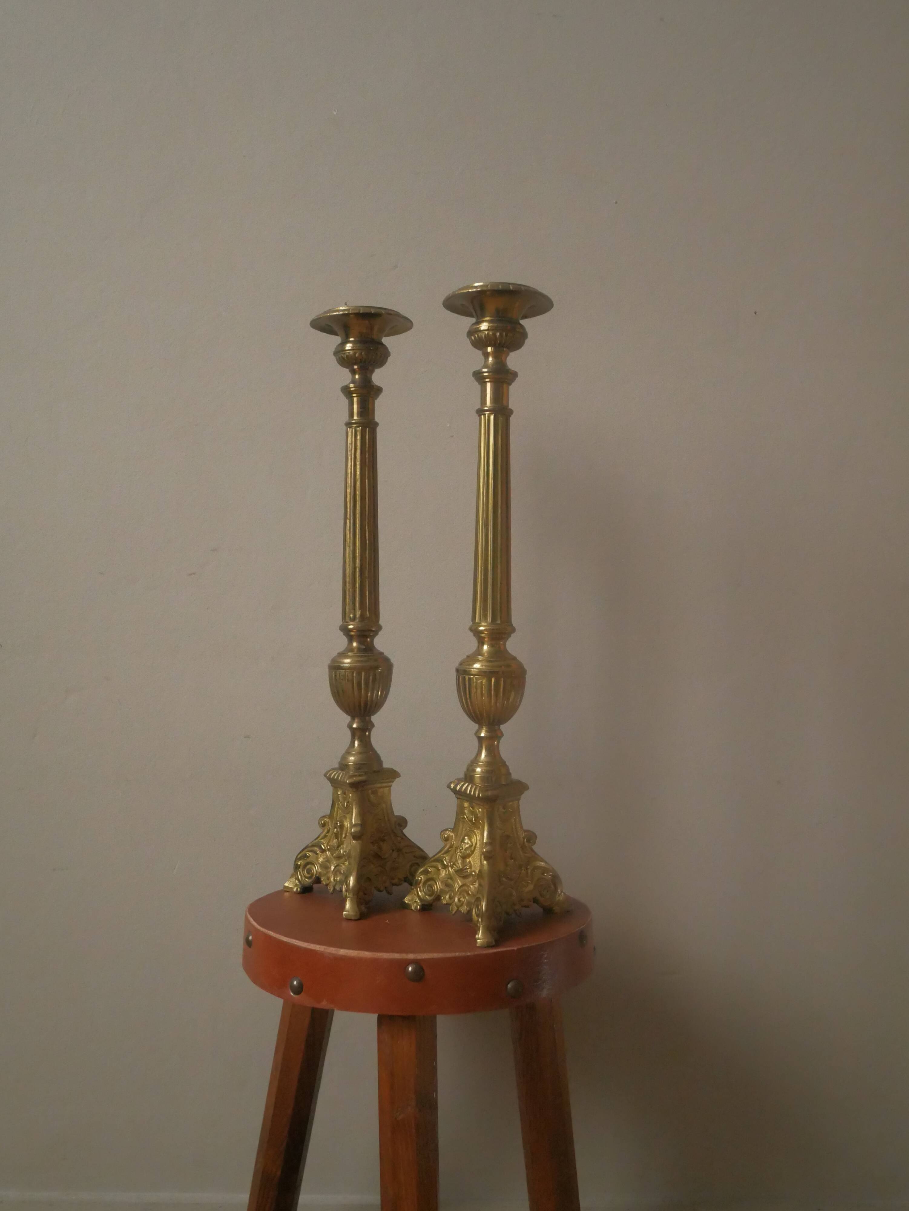Paire de pique cièrge chandeliers candélabres bougeoirs antique religieux laiton décoration campagne