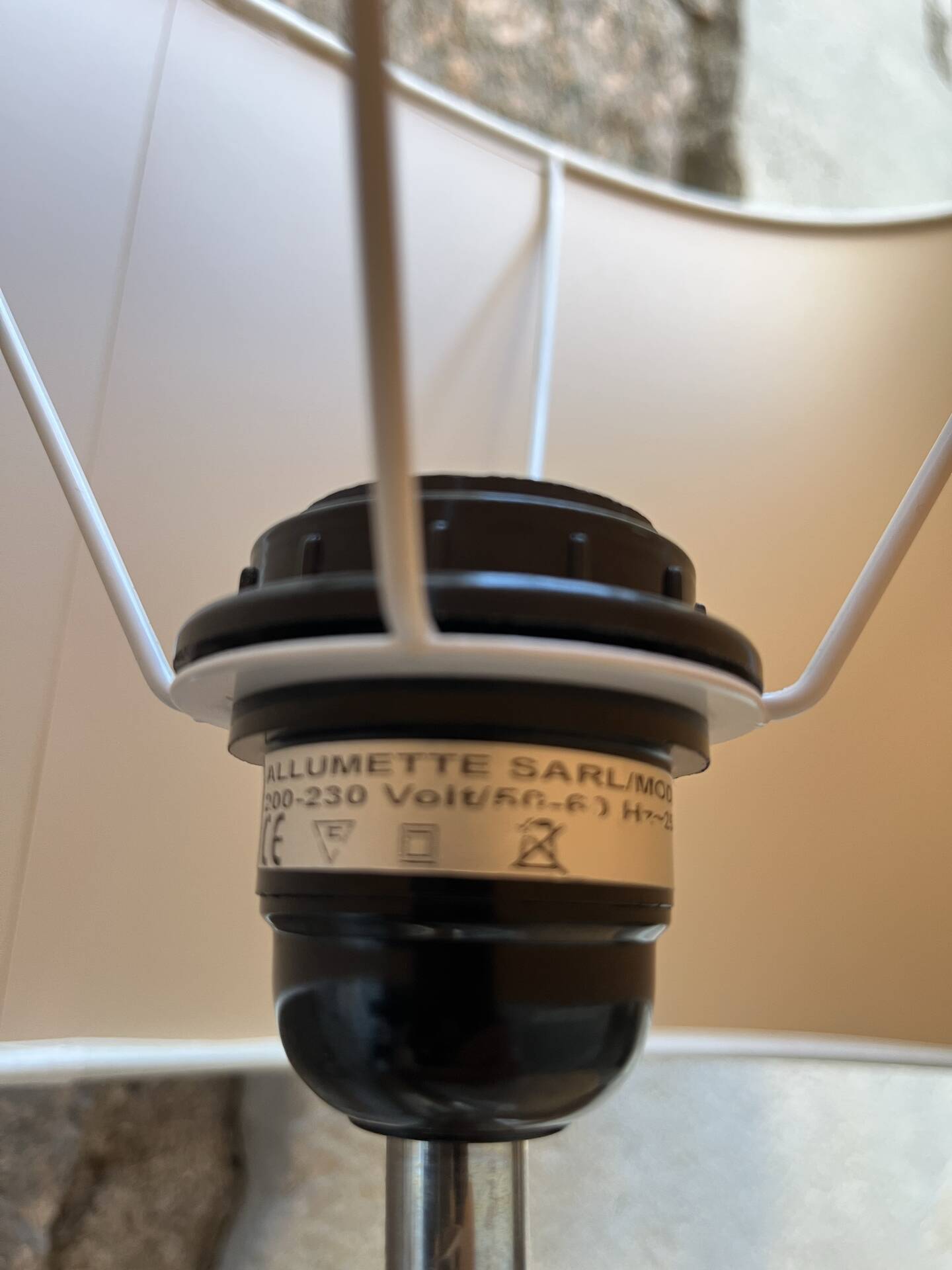 Lampe à poser métal contemporaine