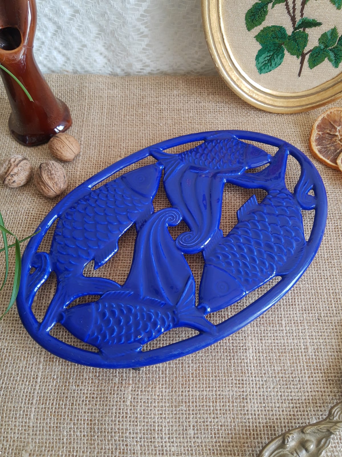 Cast iron underside fish patterns - Vintage