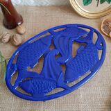 Cast iron underside fish patterns - Vintage