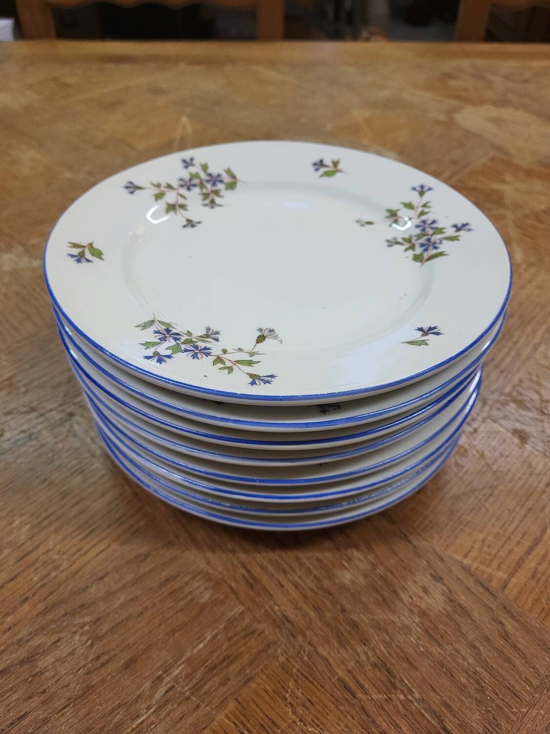 8 MEHUN porcelain dessert plates with barbel decoration