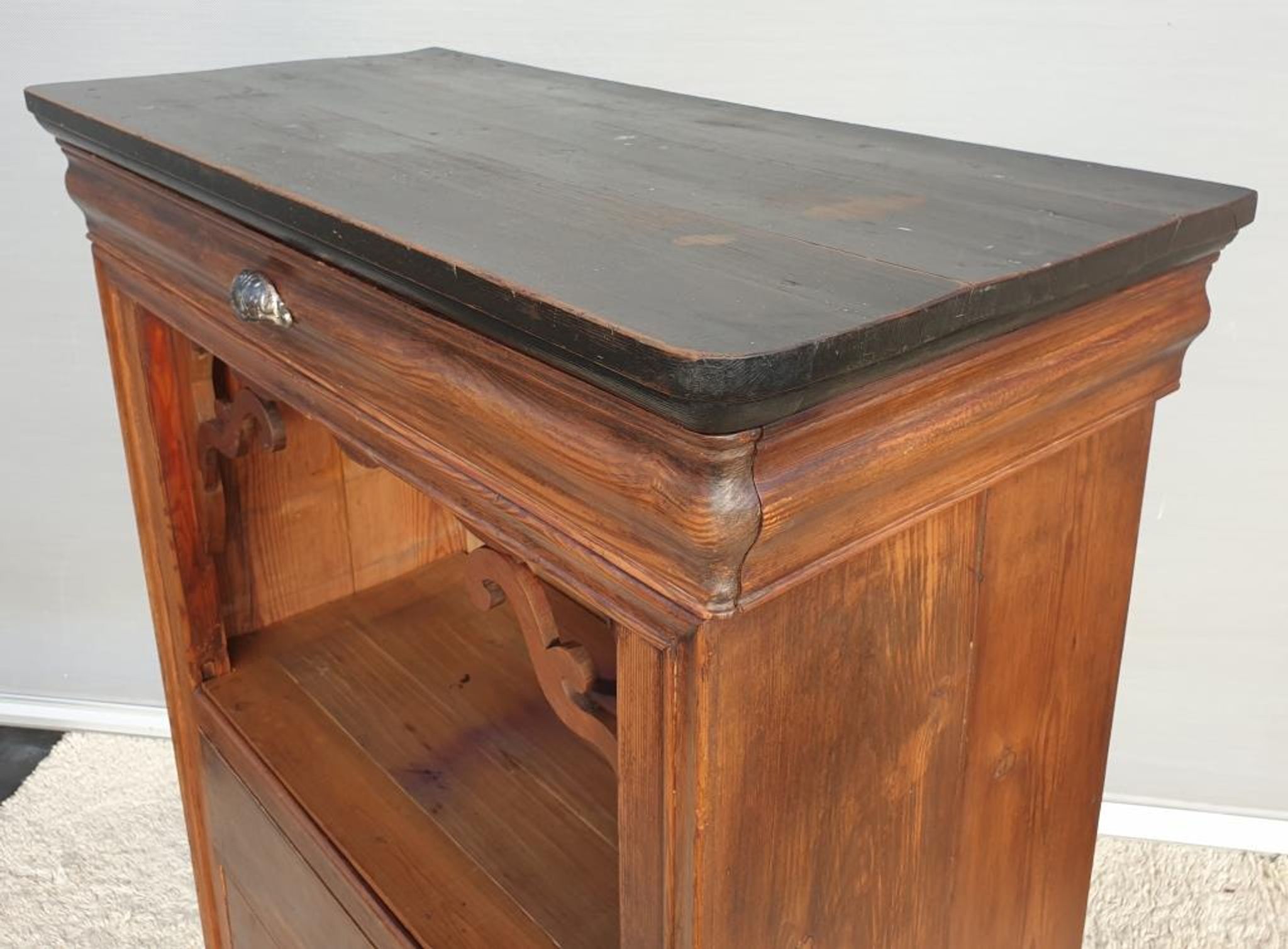 Meuble commode haute XIXème avec niche