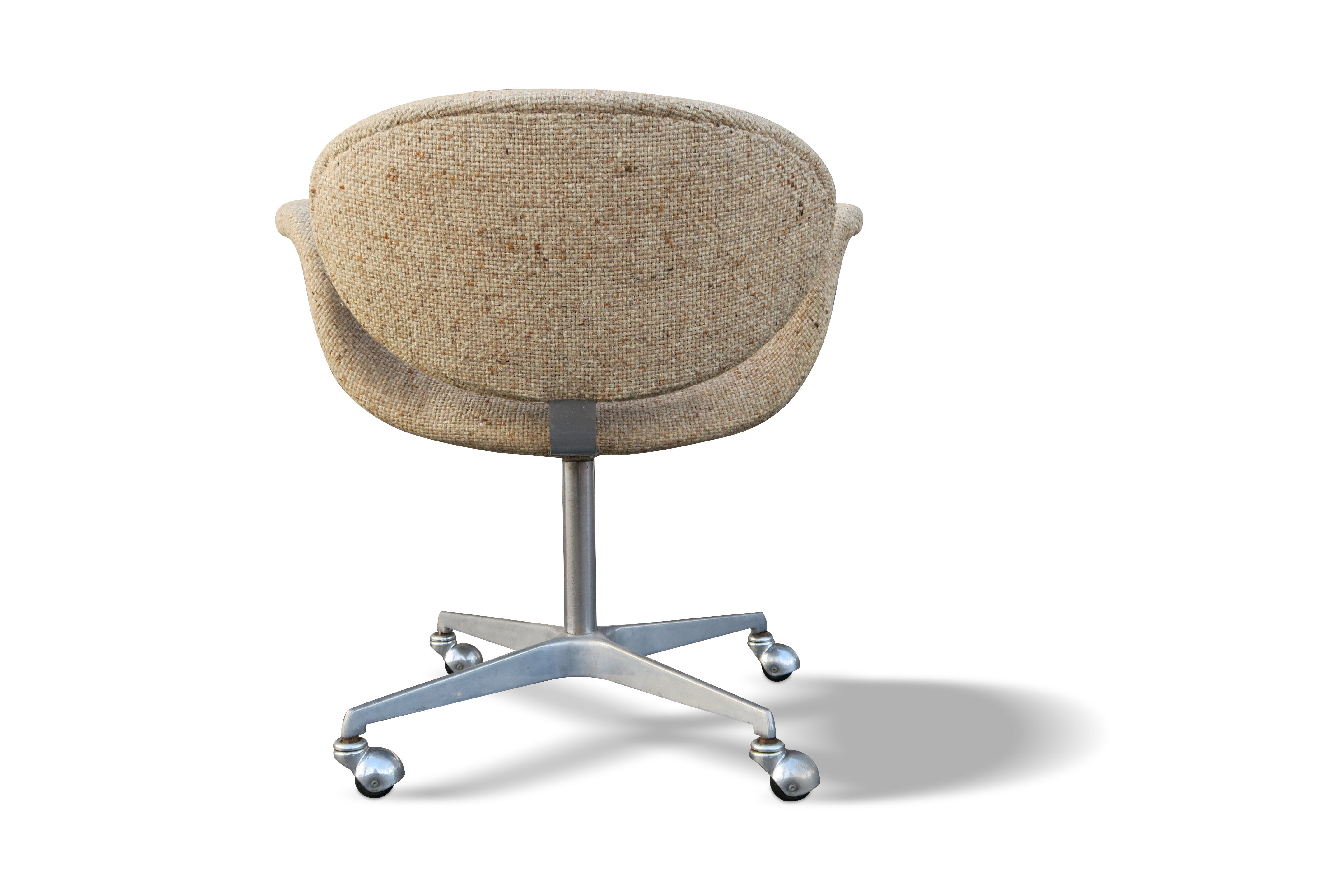 Armchair with wheels "Little Tulip" Pierre Paulin for Artifort