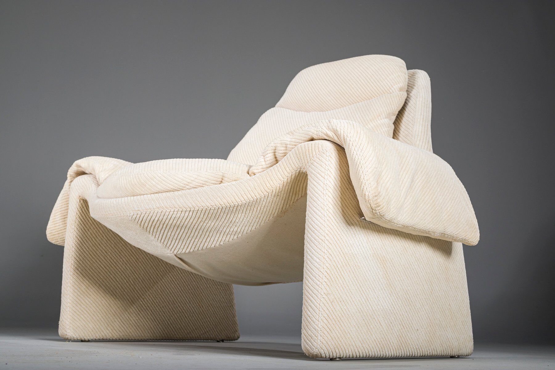 P60 chairs and ottomans by Vittorio Introini for Saporiti, 1960s, set of 4