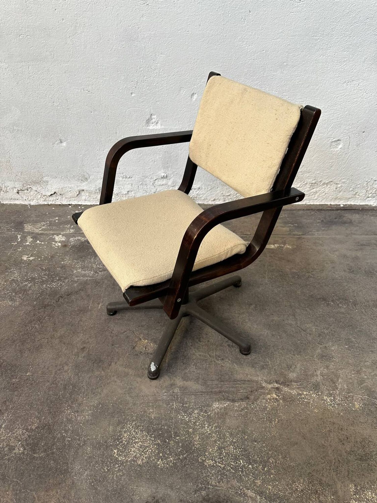 Chaise de bureau pivotante par Trio Raita