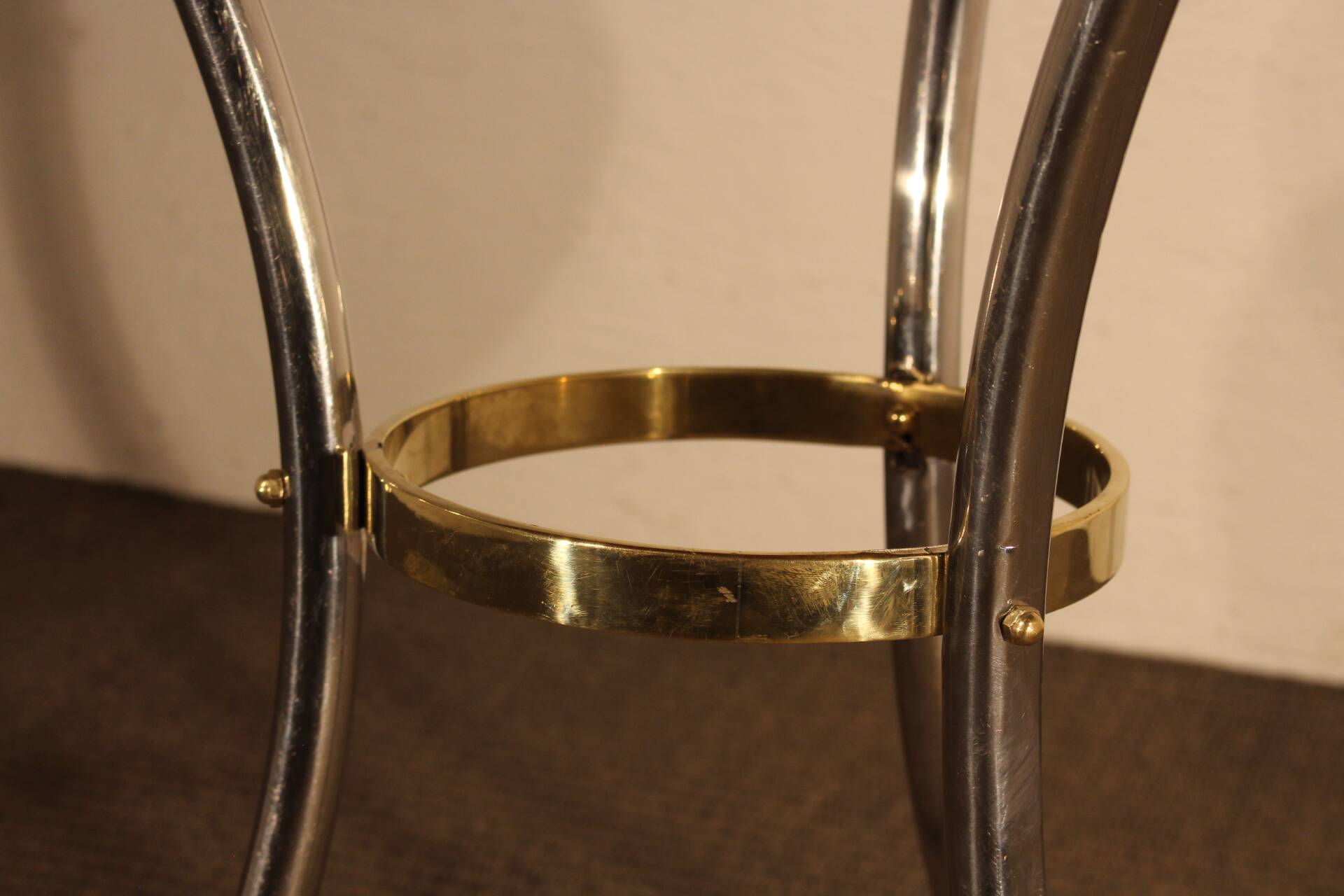 Pedestal table from the 1950s-1960s