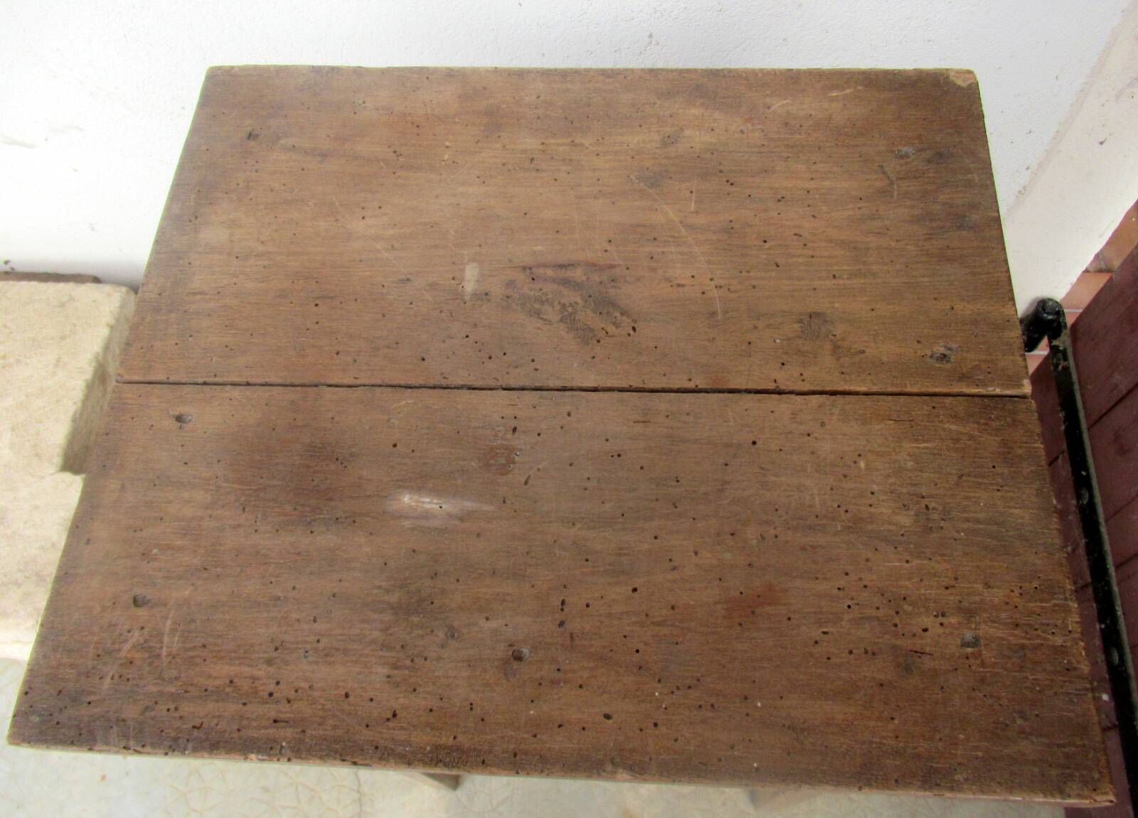 Toute petite table d'appoint