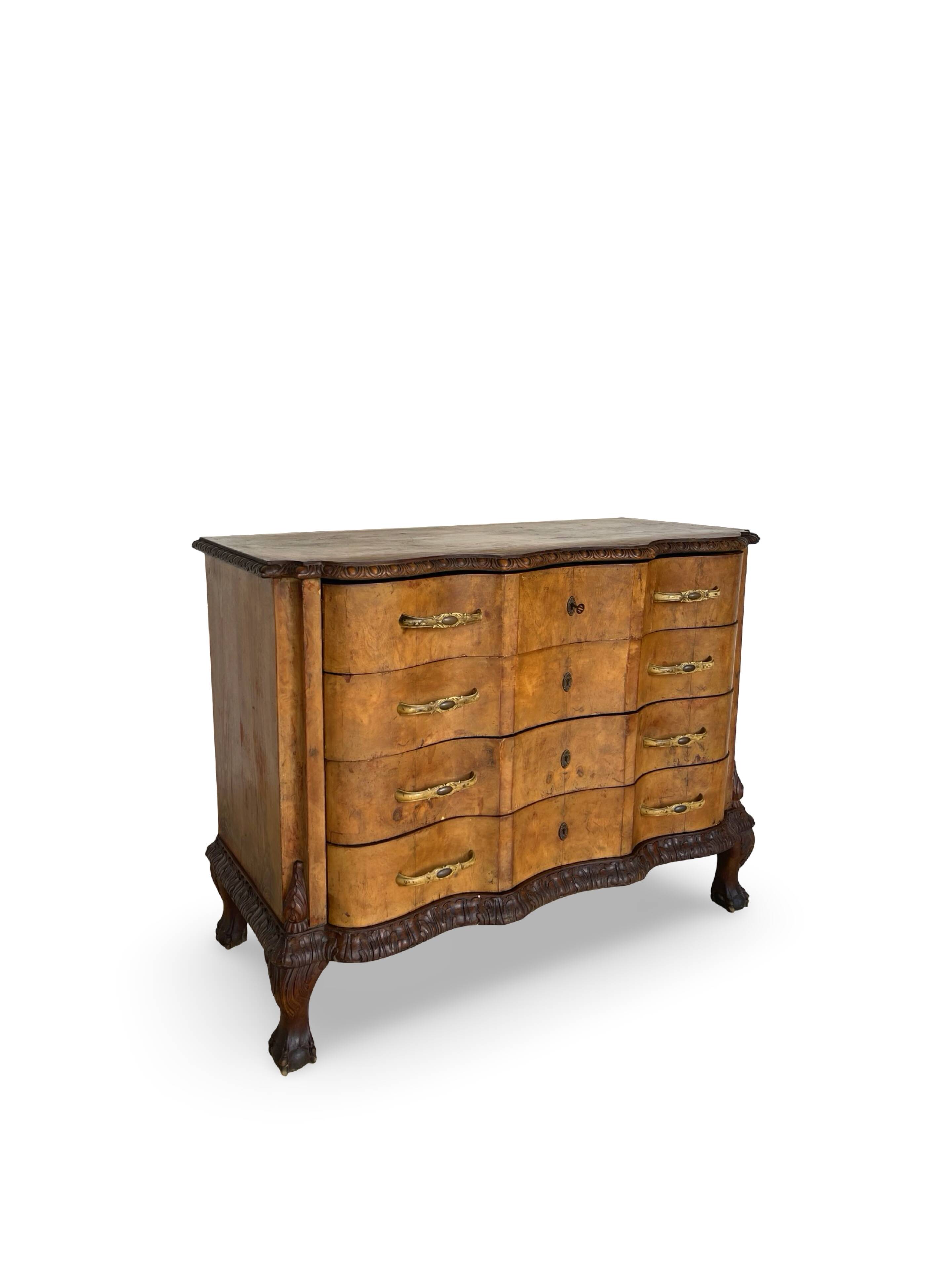 Commode italienne des années 1920.