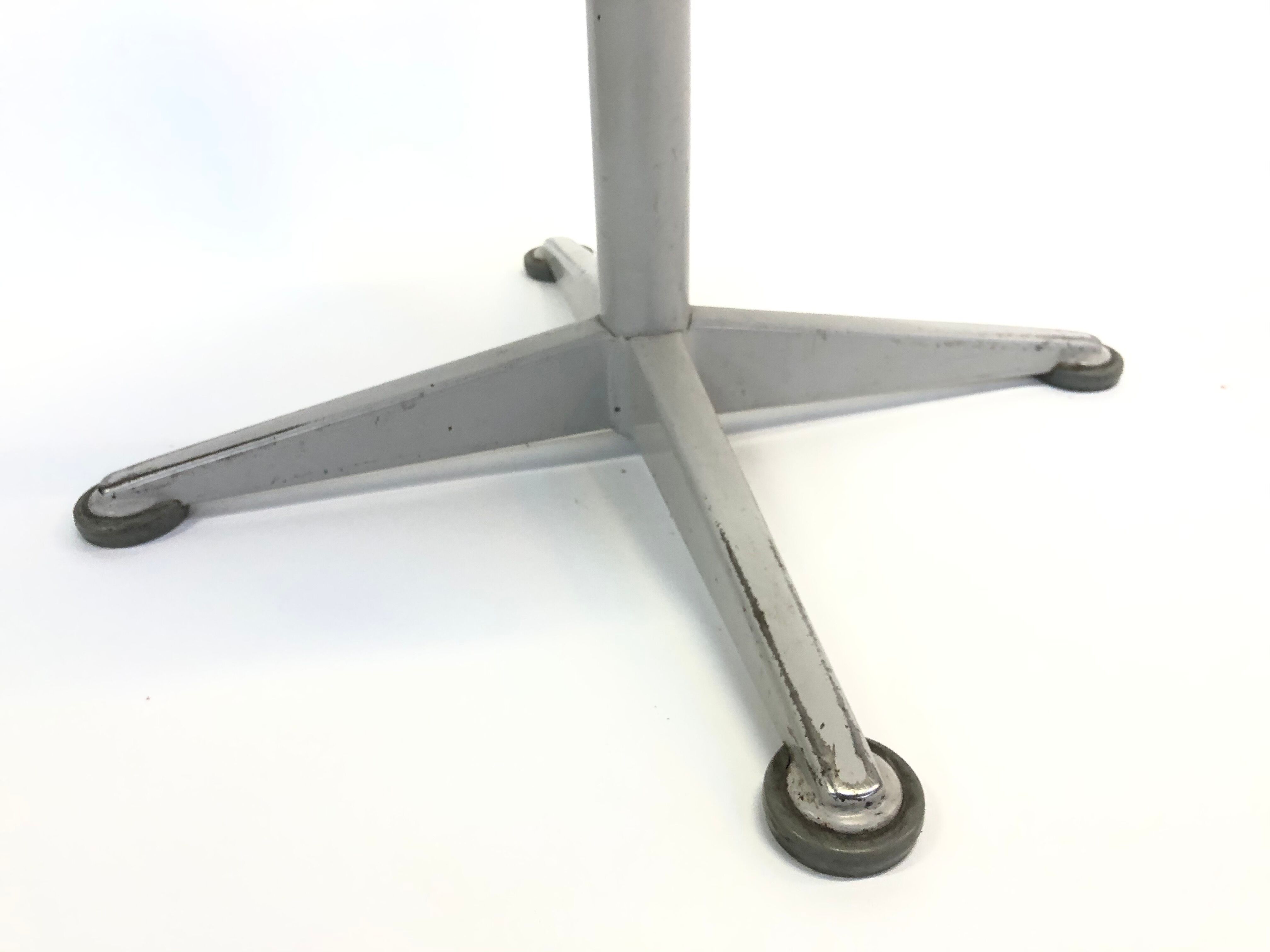 Vintage stool work tabouret by Friso Kramer Ahrend de Cirkel