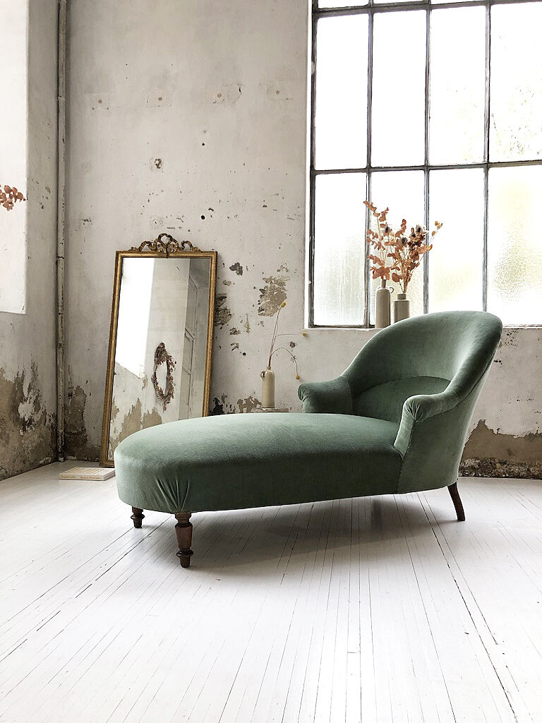 Meridian Napoleon III green velvet