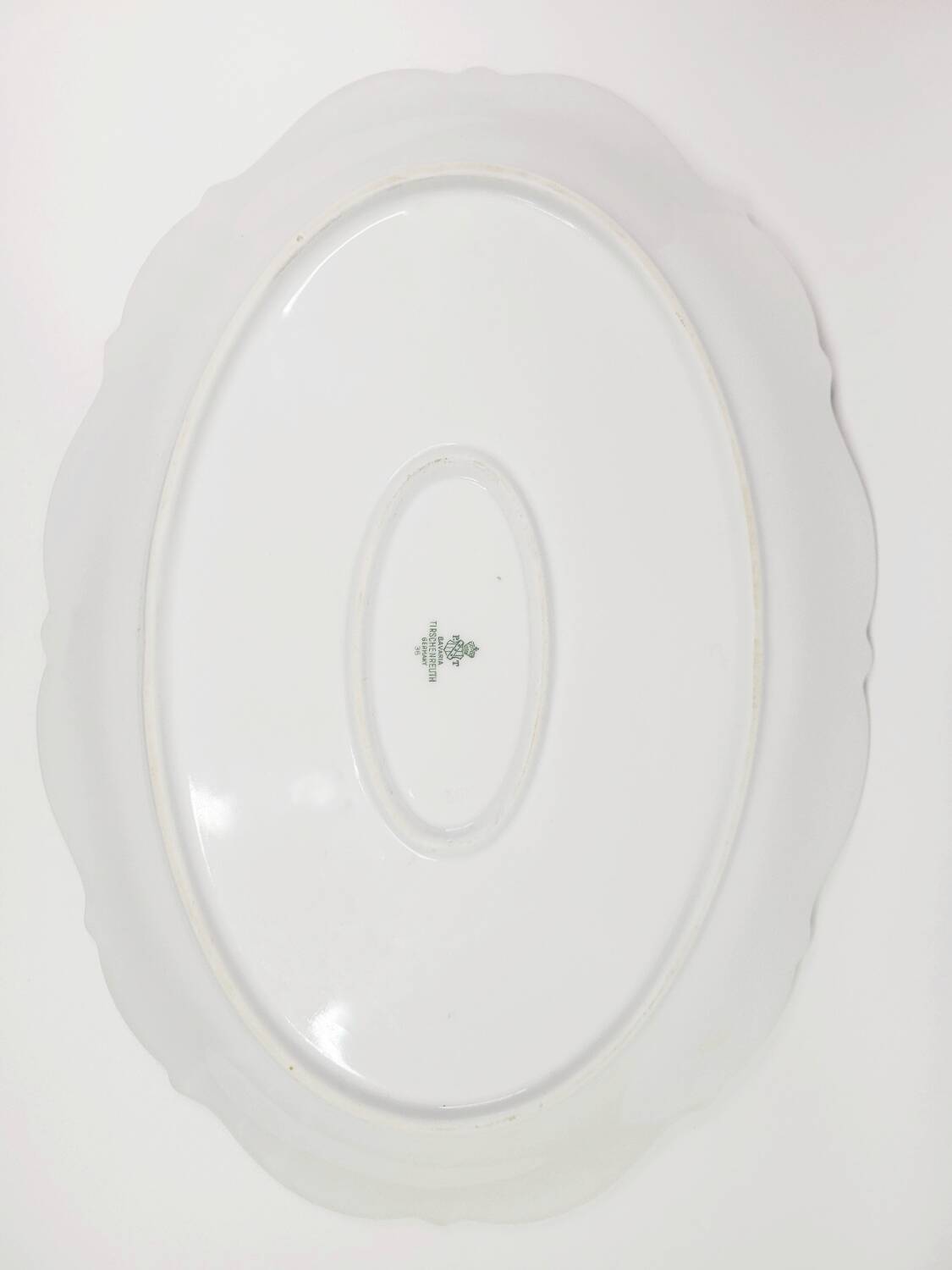 Large oval antique dish in gilded porcelain – Tirschenreuth, Bavaria –