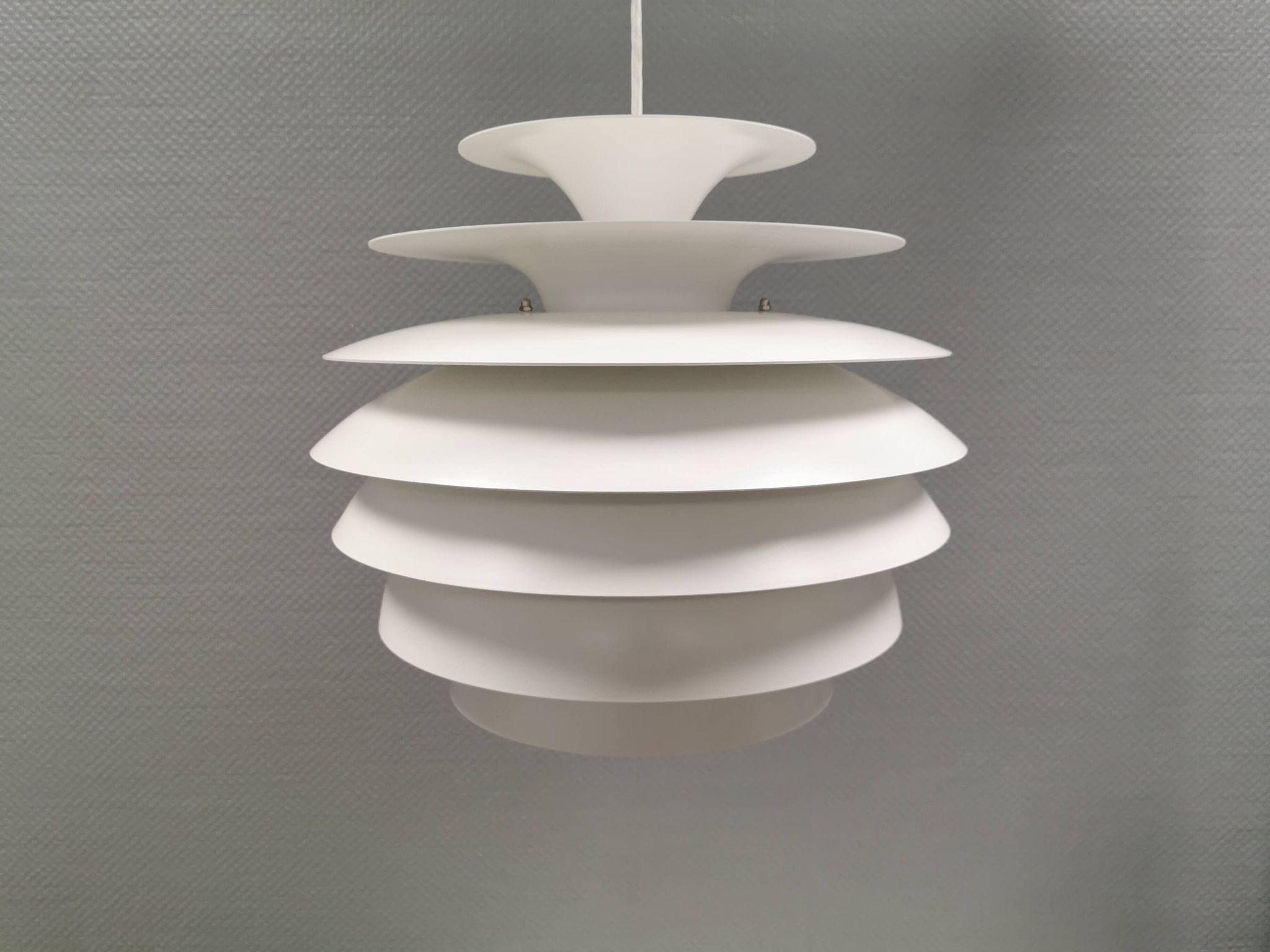 Suspension Barcelona, conçue par Bent Karlby Danemark