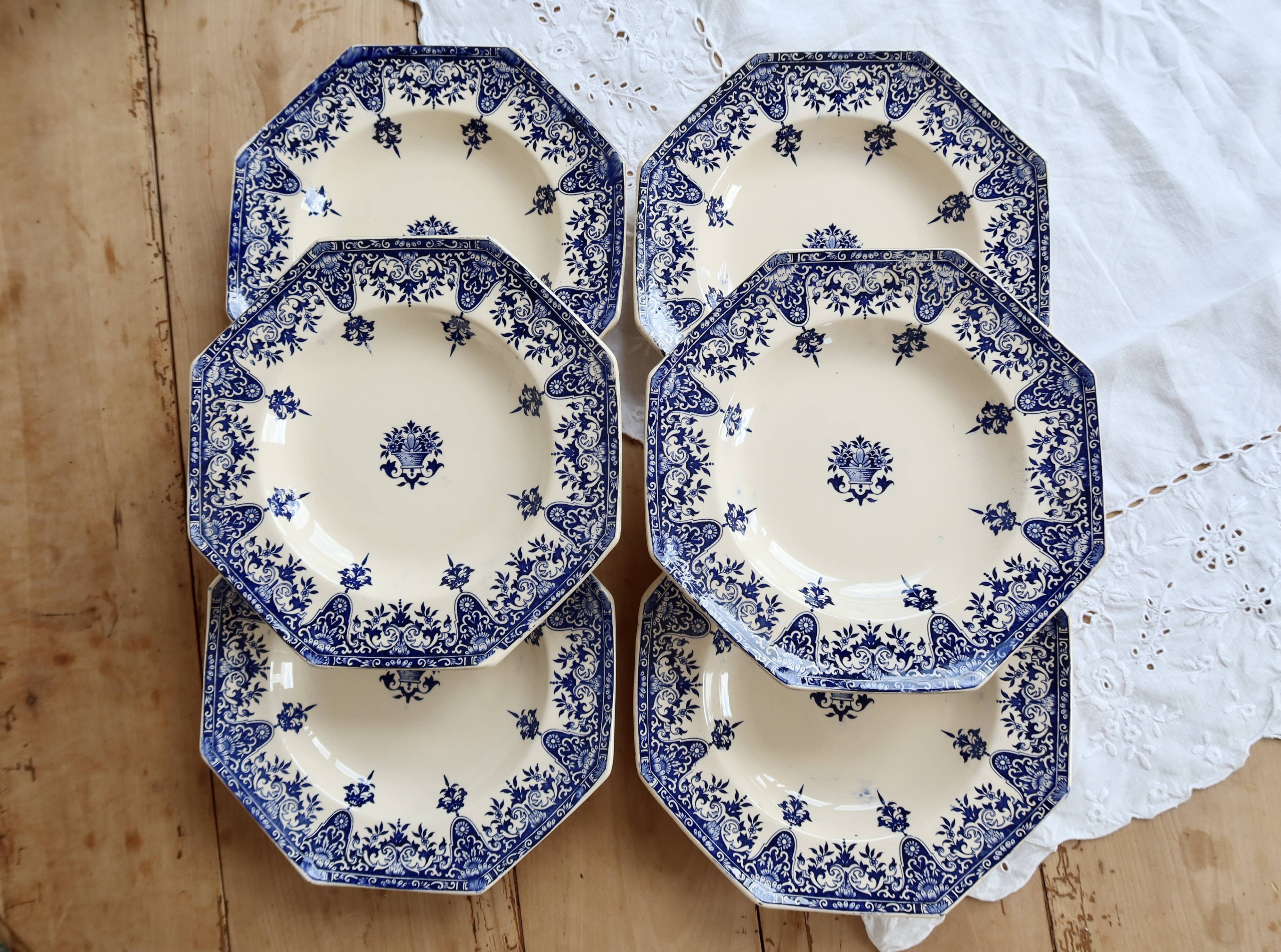 6 assiettes creuses terre de fer Longchamp Rouen XIXe siècle