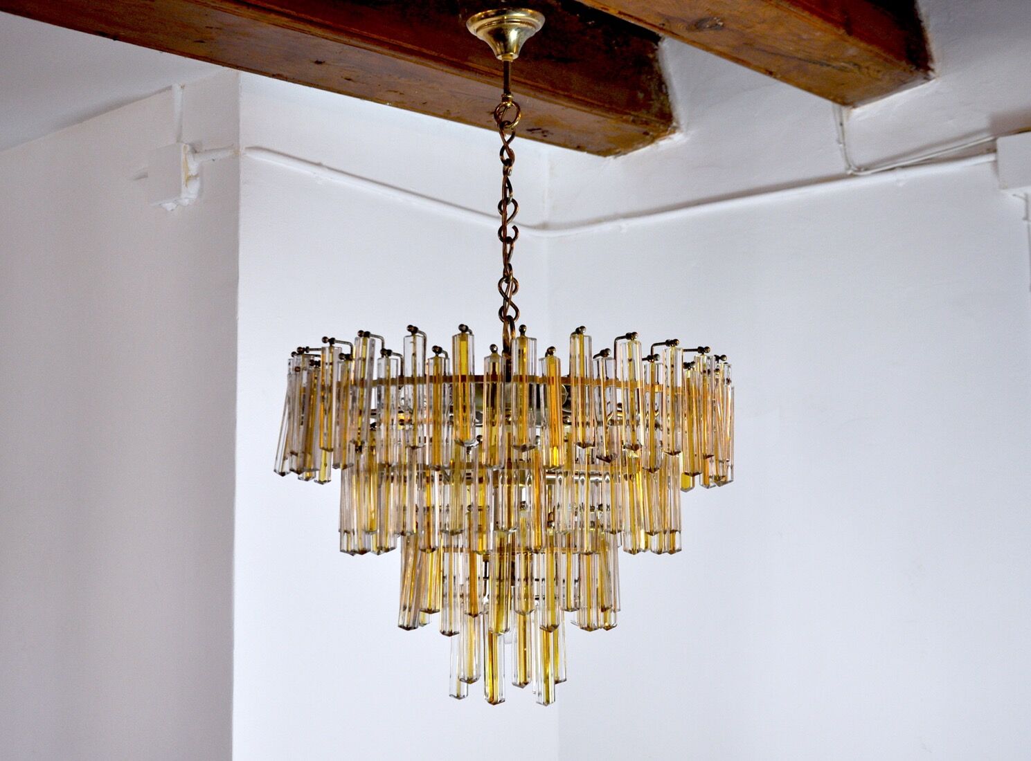 Paolo Venini two-tone chandelier, 4 levels, 1970, Italy