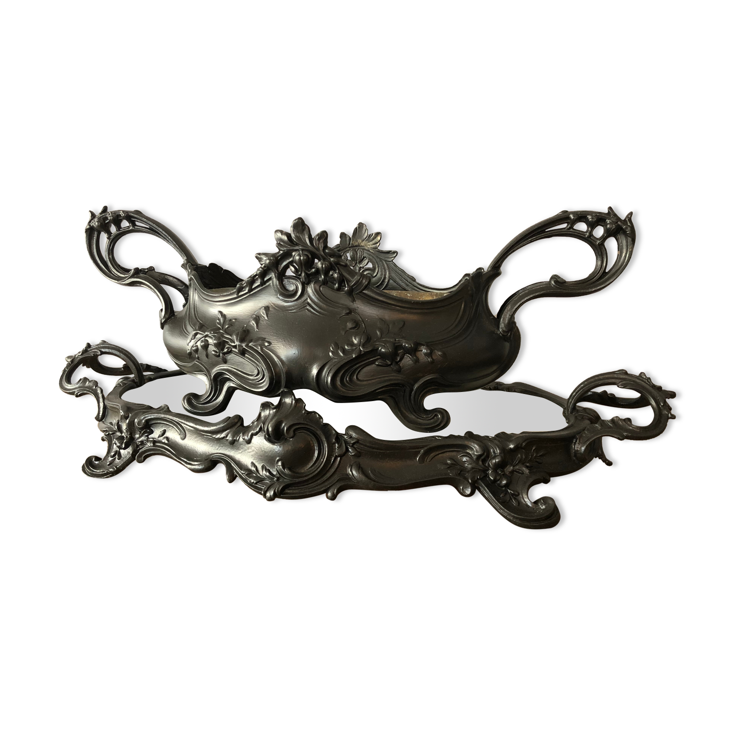 Louis XV-style centerpiece