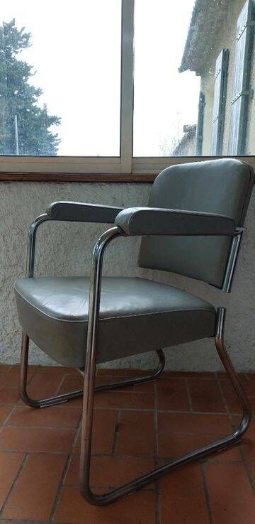Roneo Pullman armchair