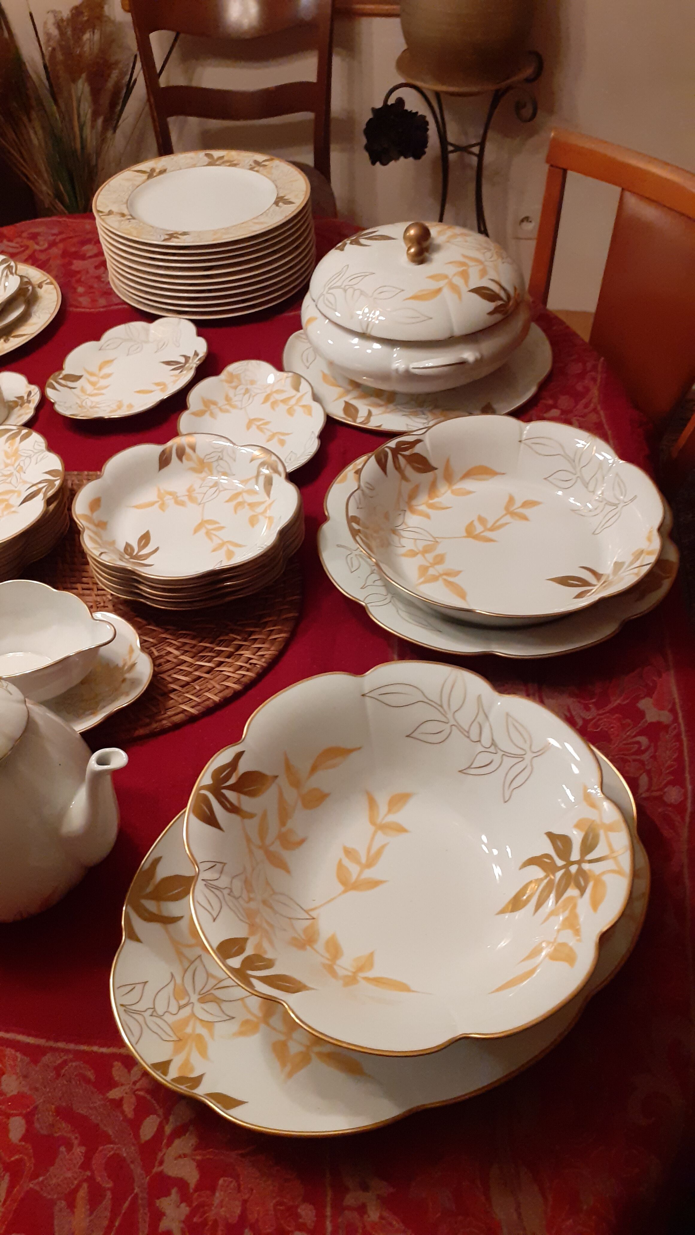Porcelain table service 60 pieces