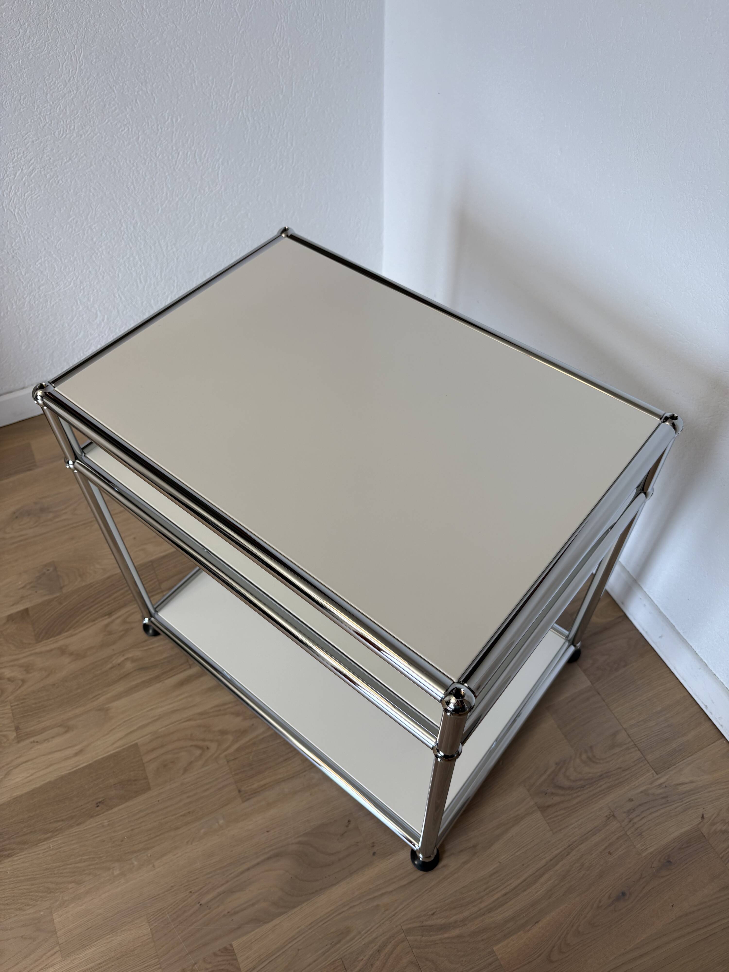 Table d’appoint USM Haller blanc