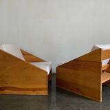 Fauteuils rationalistes en pin massif