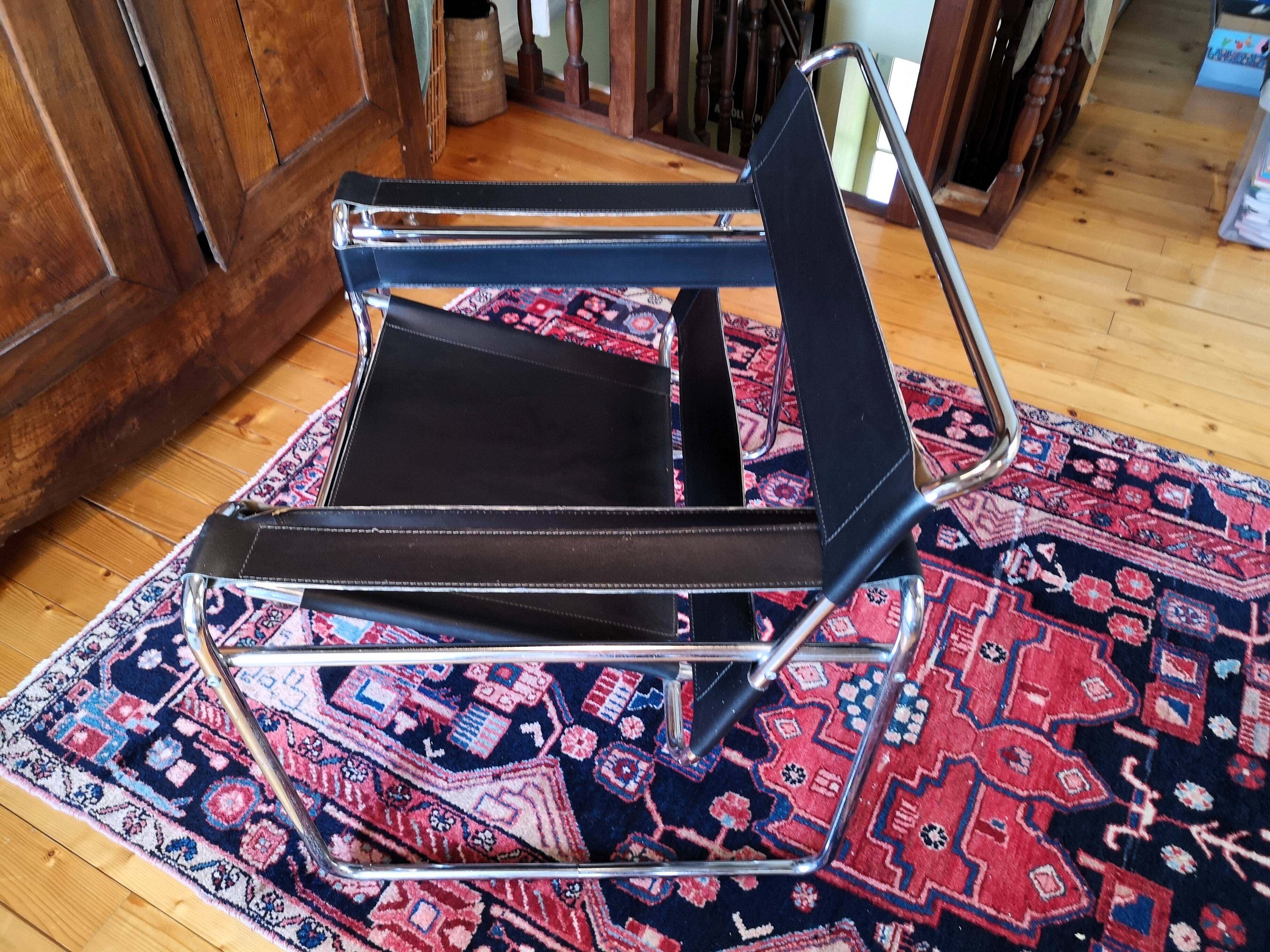 Paire de fauteuils type wassily b3 de marcel breuer