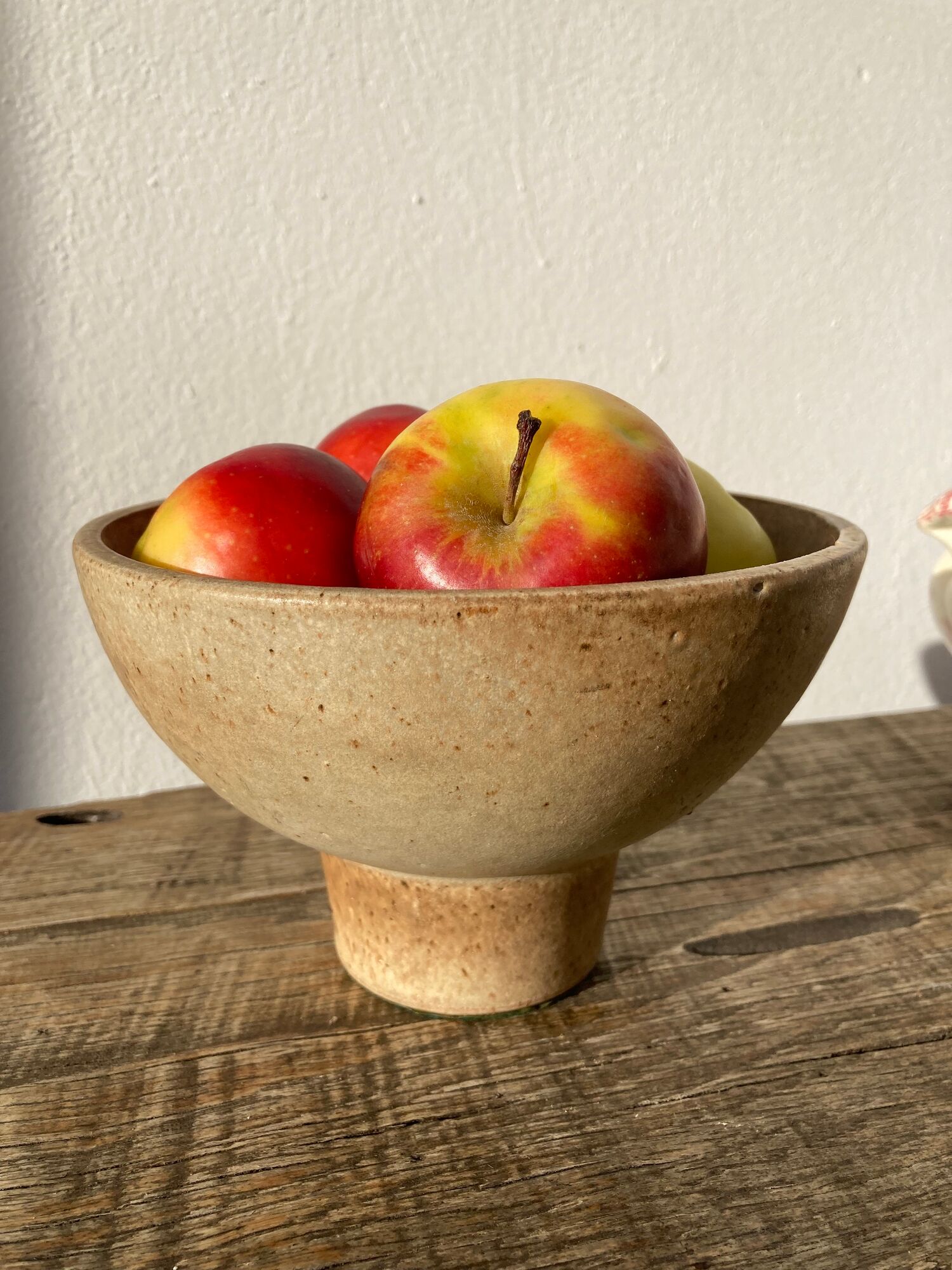 Vintage brown stoneware standing cup / empty pocket or fruit cup