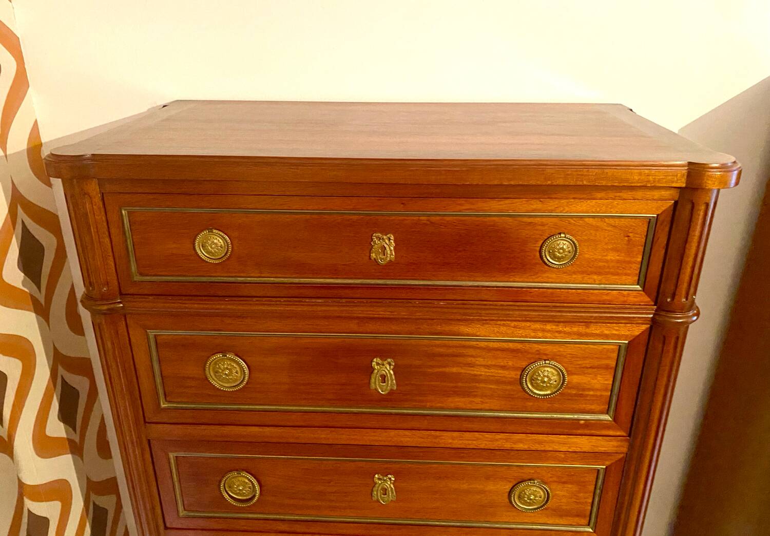 Louis XVI Weekly chest