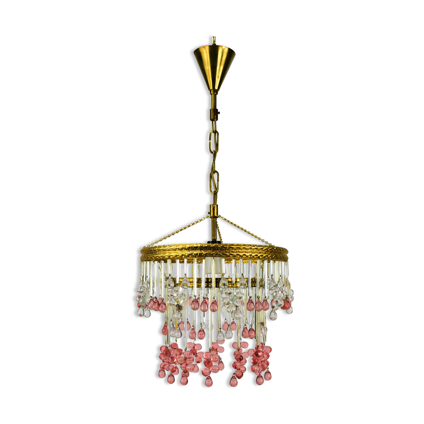 Chandelier pampilles, white and pink drops in clusters.