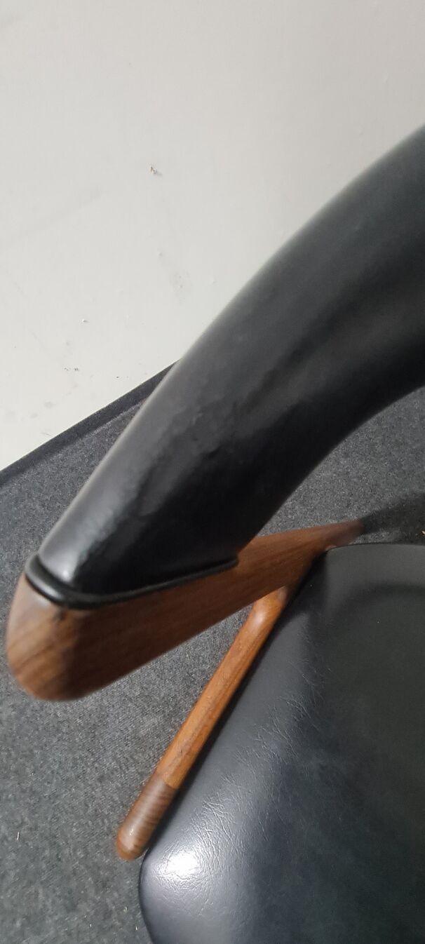 Vintage teak Z chair