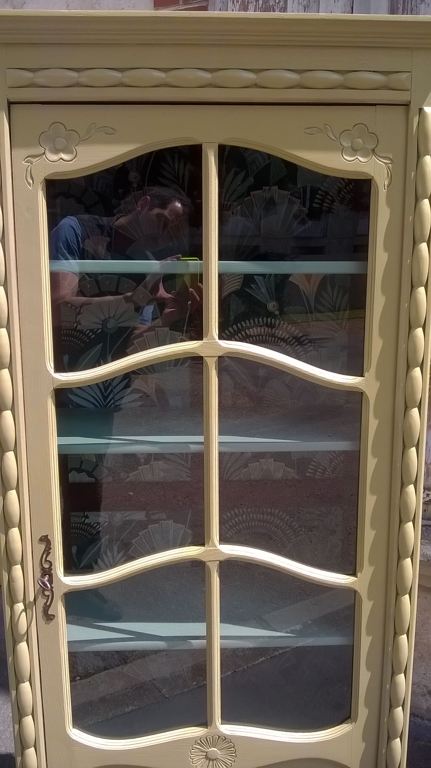 Parisian showcase cabinet 1930