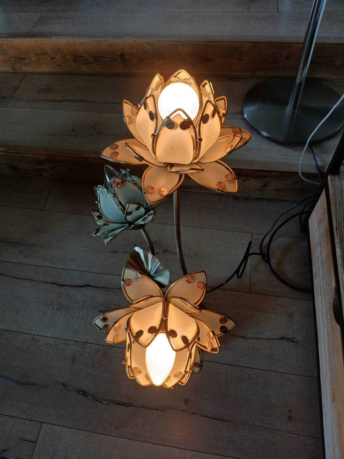 Antique Lotus Flower Lamp