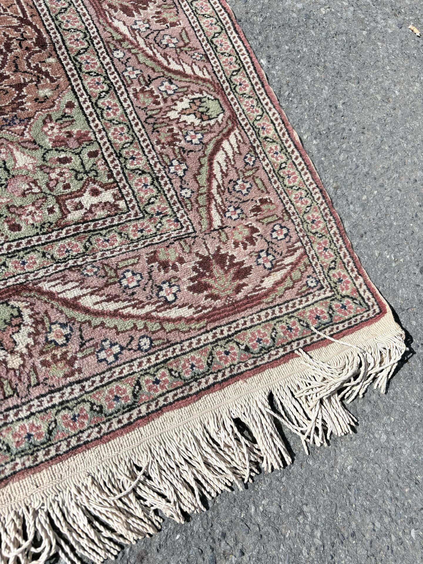 Handmade Turkish Oriental rug in wool