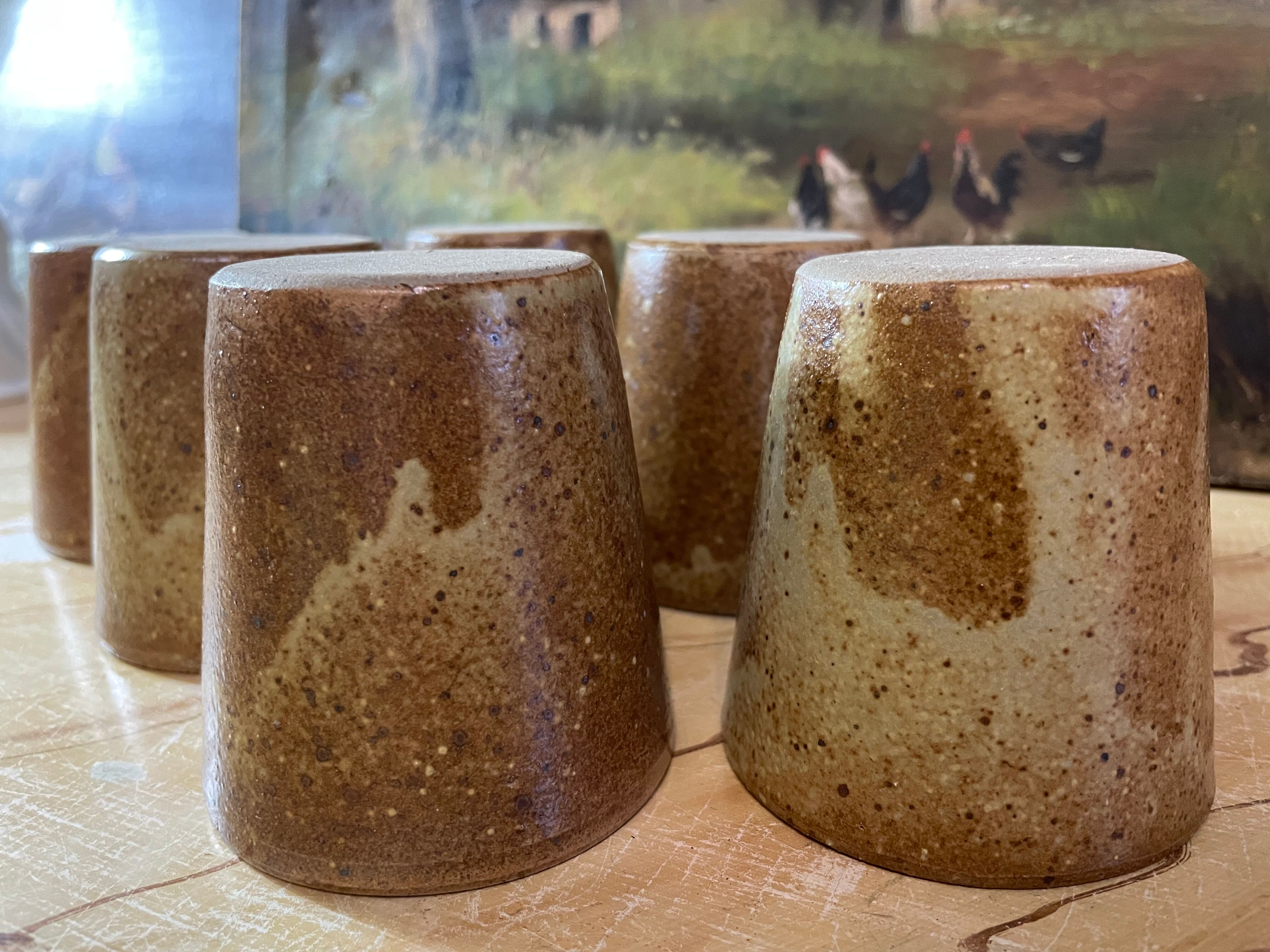 6 mugs in vintage stoneware