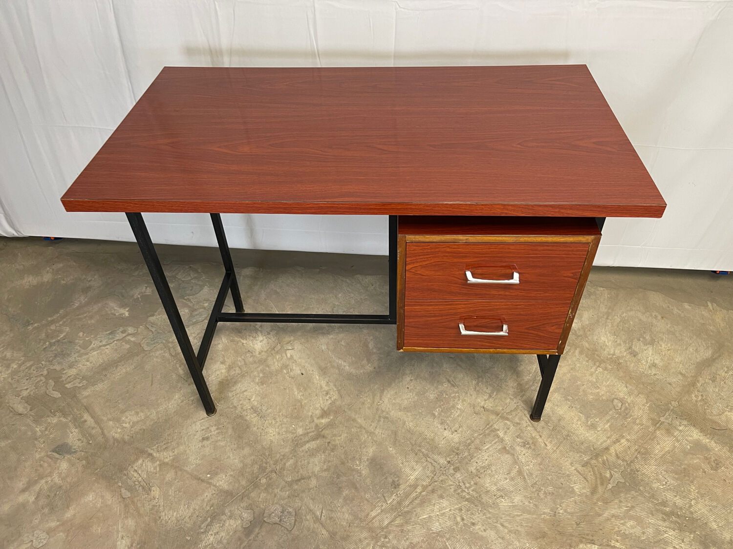 Formica desk