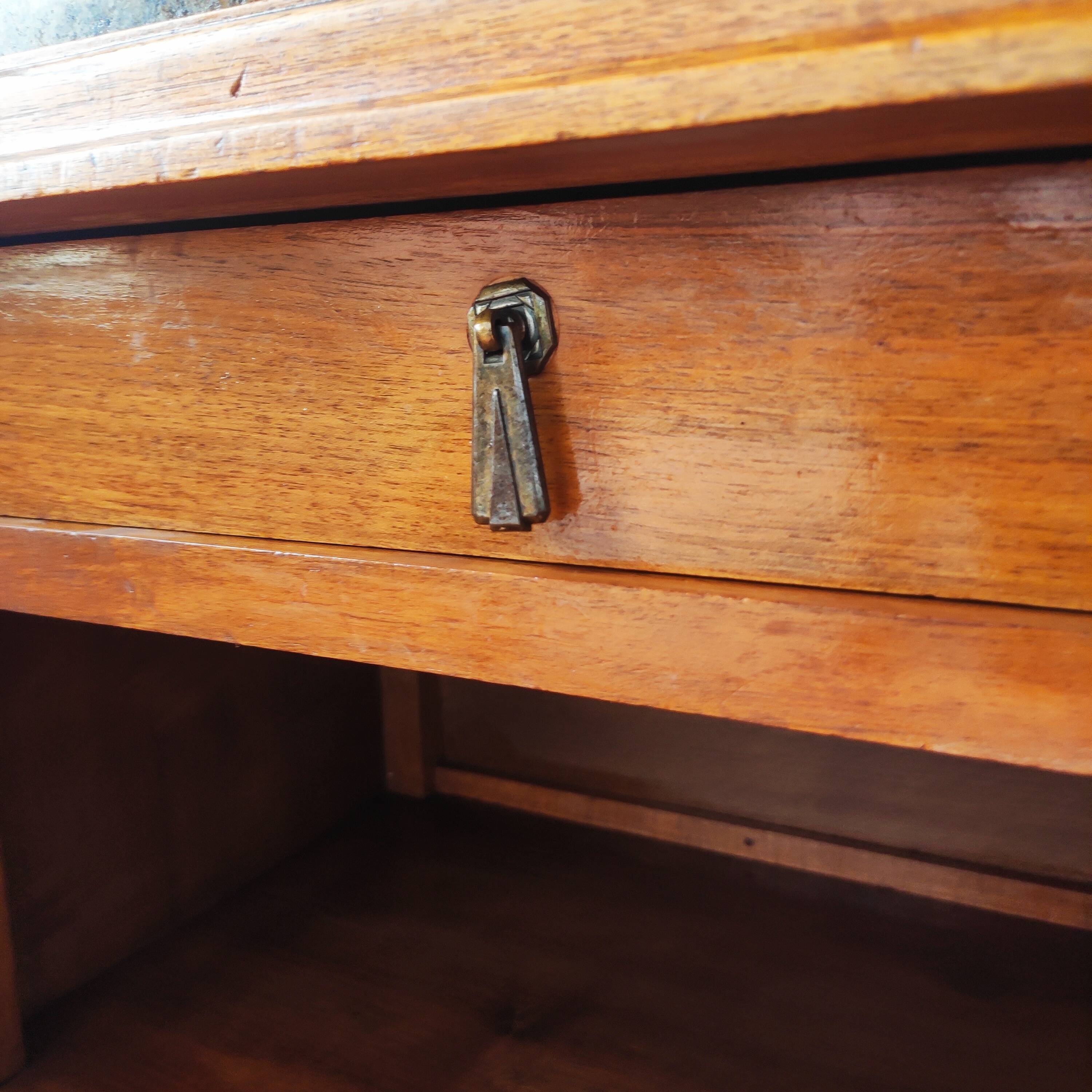 Pair of Art Deco bedside tables in solid blonde walnut – France 1930