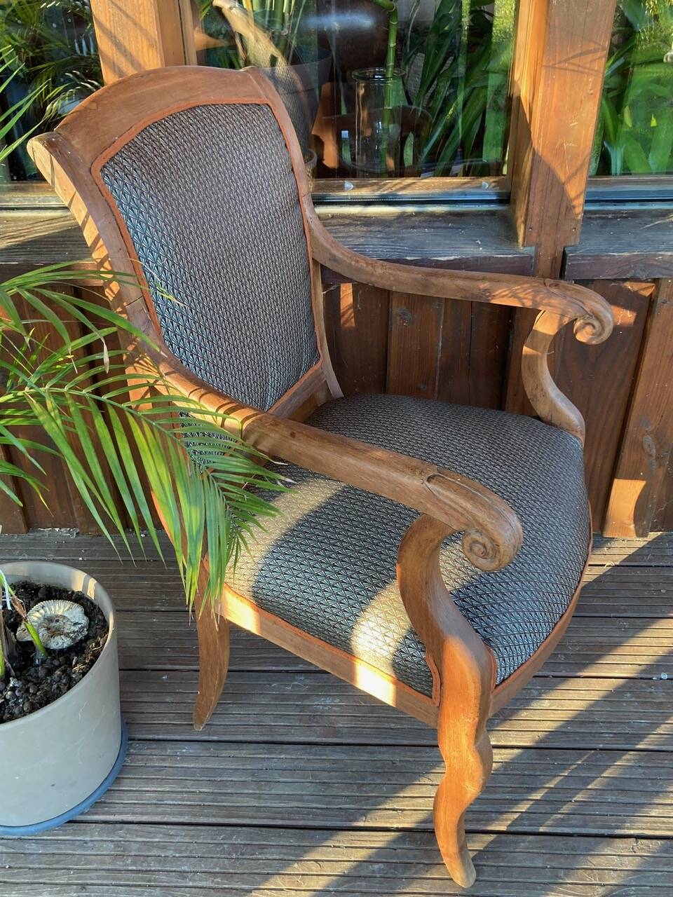 Antique Regency style armchair with complete restoration of the seat