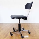 Giroflex office chair