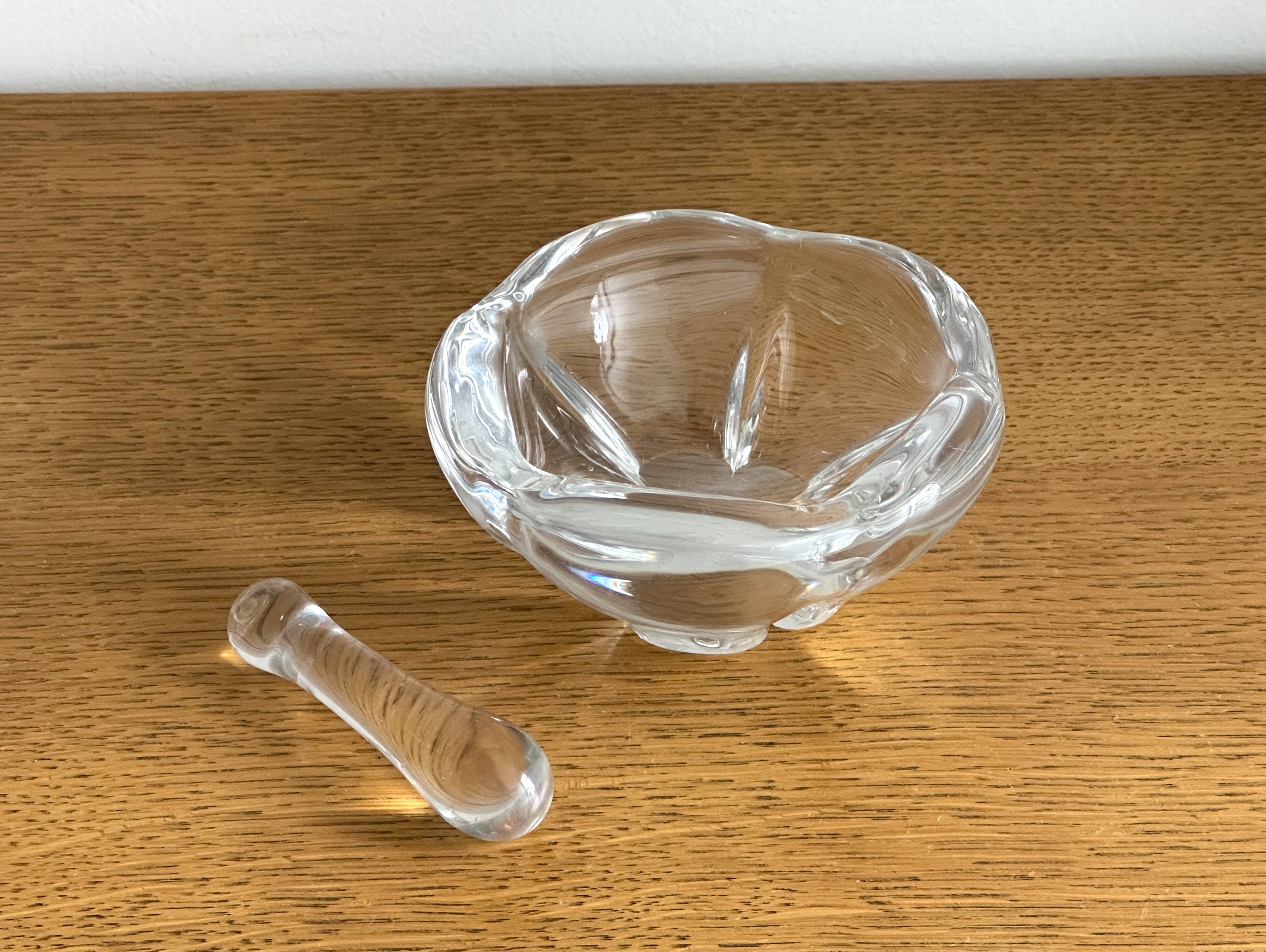 Coupelle / vide poche / mortier et pilon en cristal de Daum signé