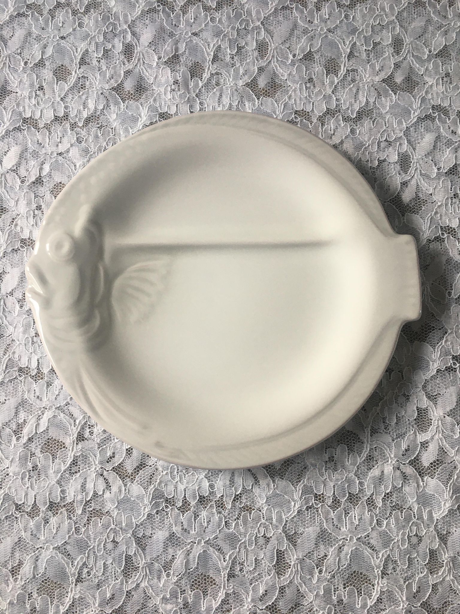 6 vintage fish plates