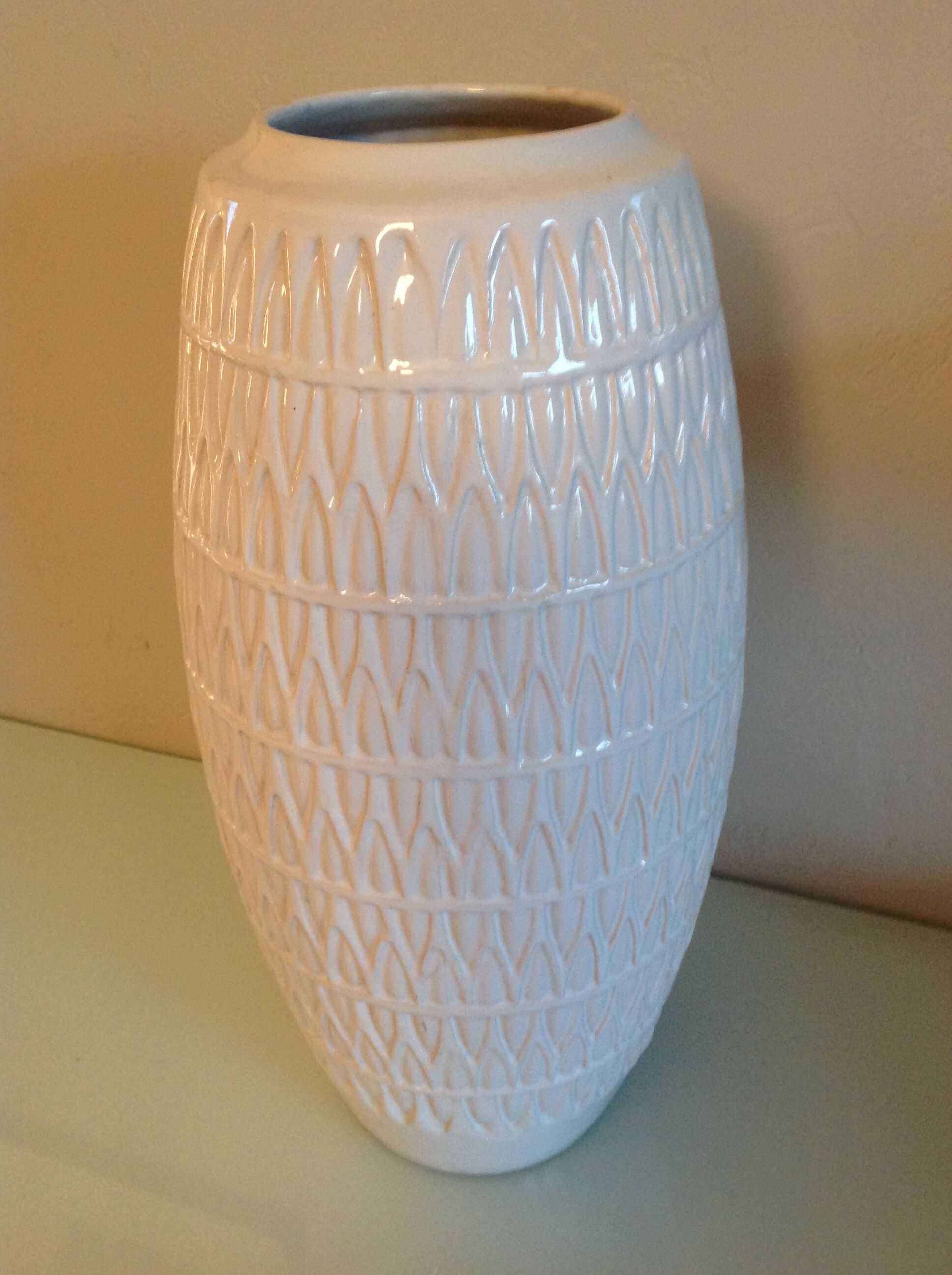 Ovoid vase in white ceramic pr Bay Keramik / vintage 60s-70s