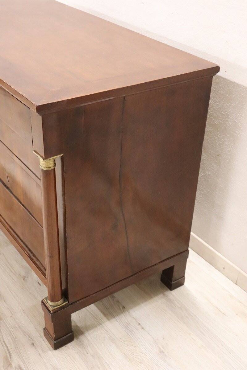 Commode antique Empire en noyer, Italie, début du XIXe siècle