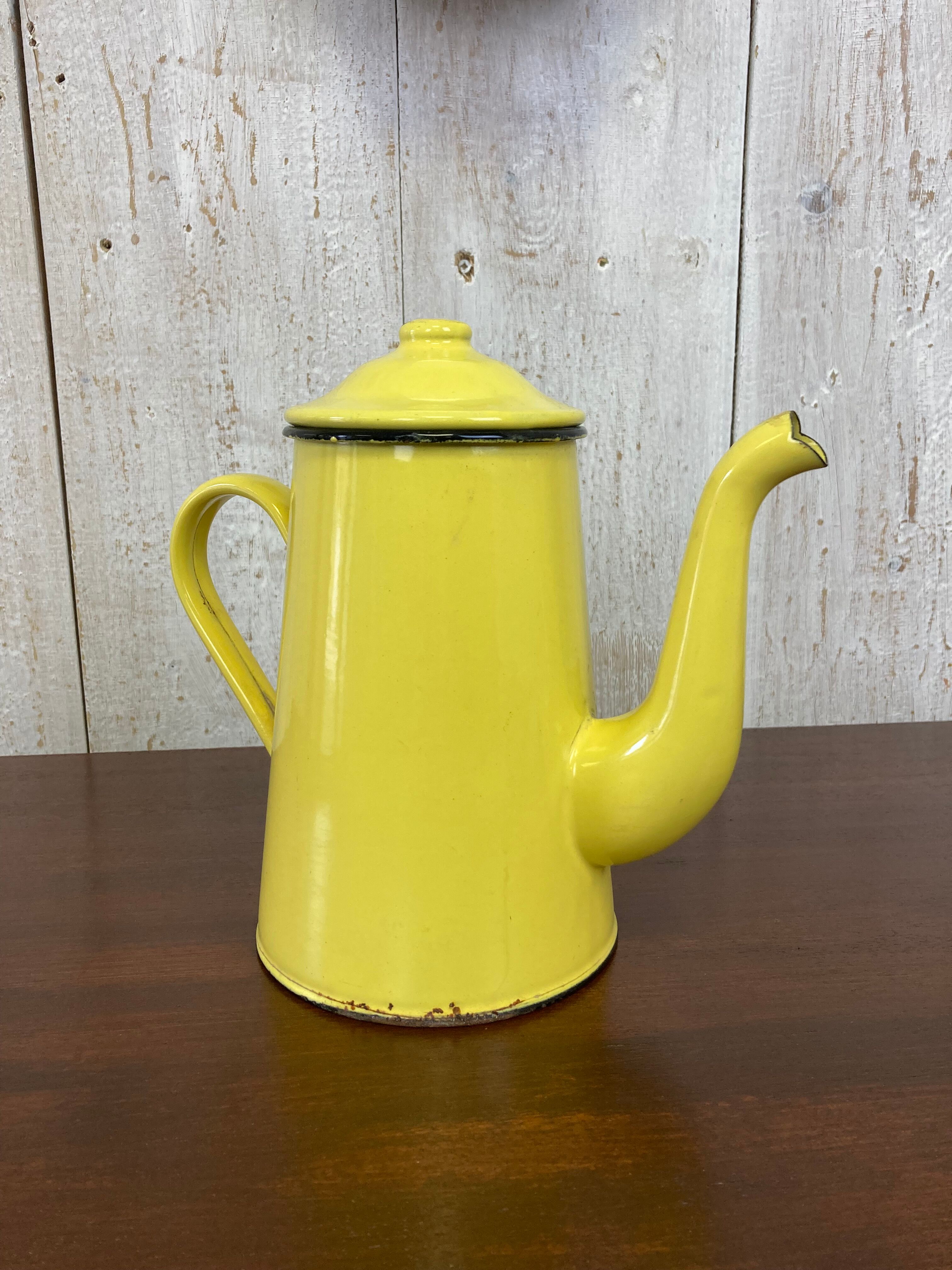 Yellow enamelled coffee maker