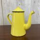 Cafetière émaillée jaune