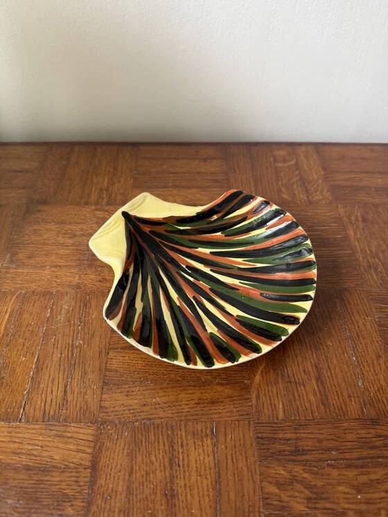 Hand-painted seashell trinket dish